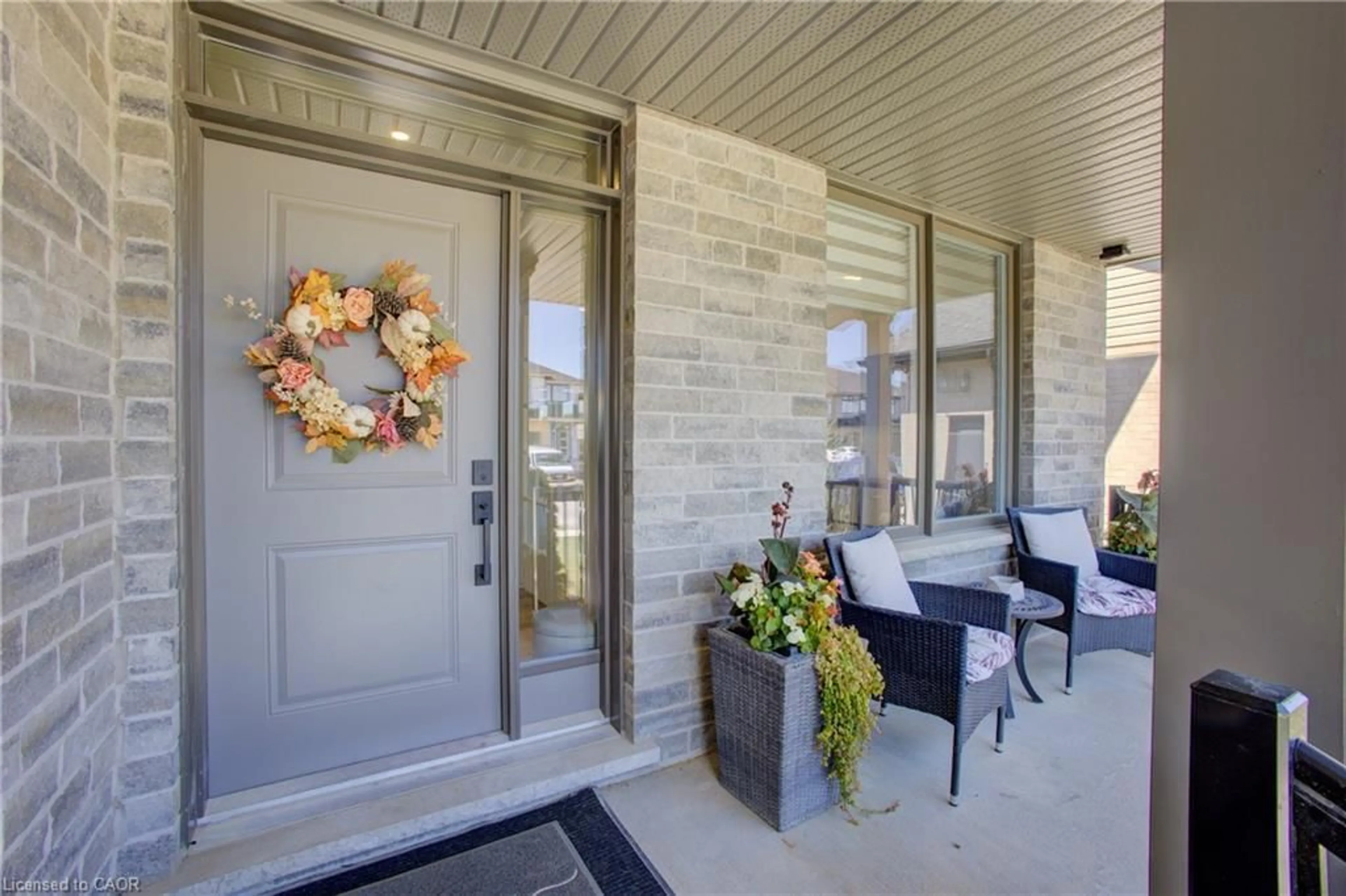 Indoor entryway for 90 Rea Dr, Fergus Ontario N1M 0J1