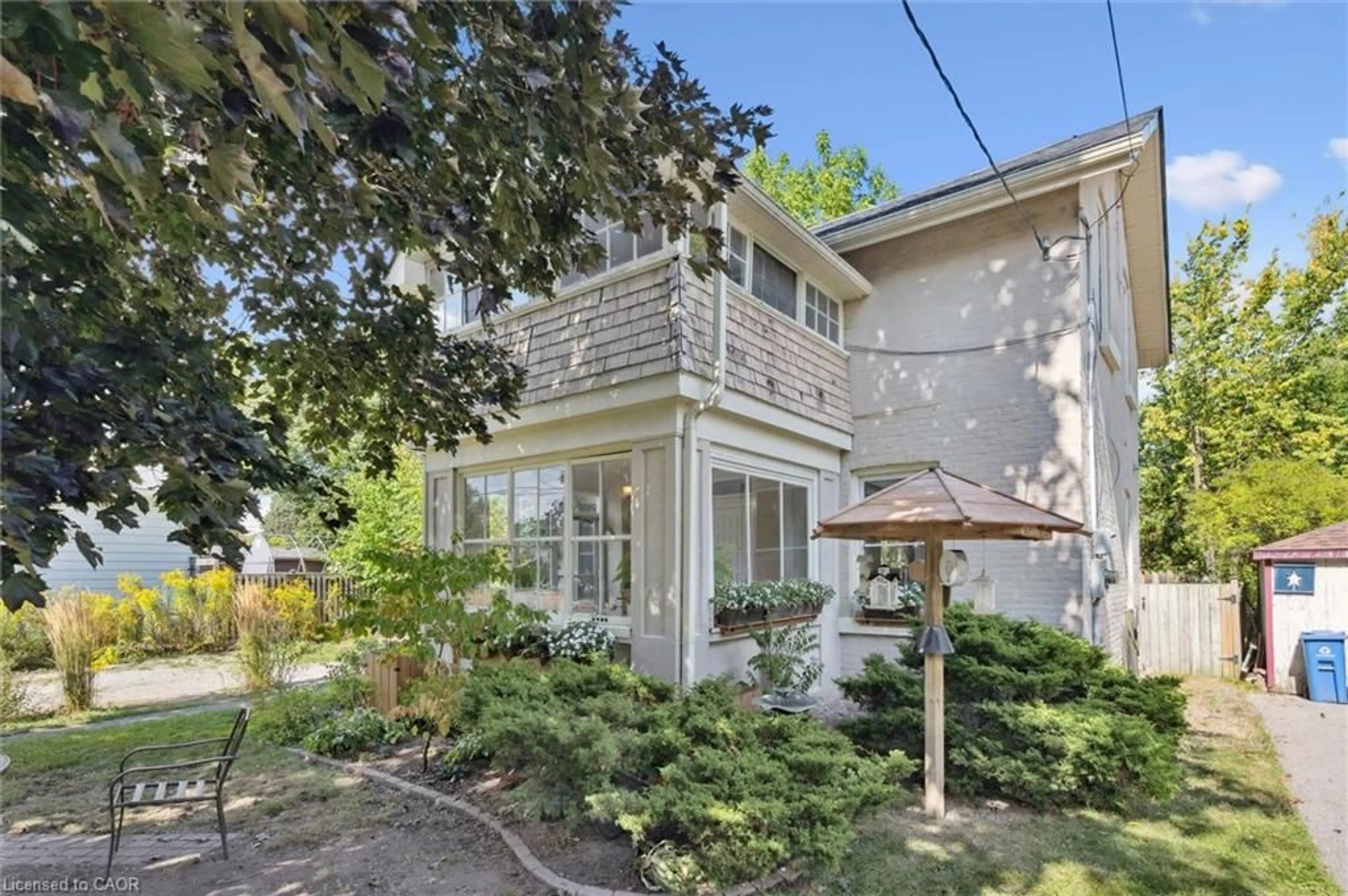 Patio, street for 257 Metcalfe St, Guelph Ontario N1E 4Y8