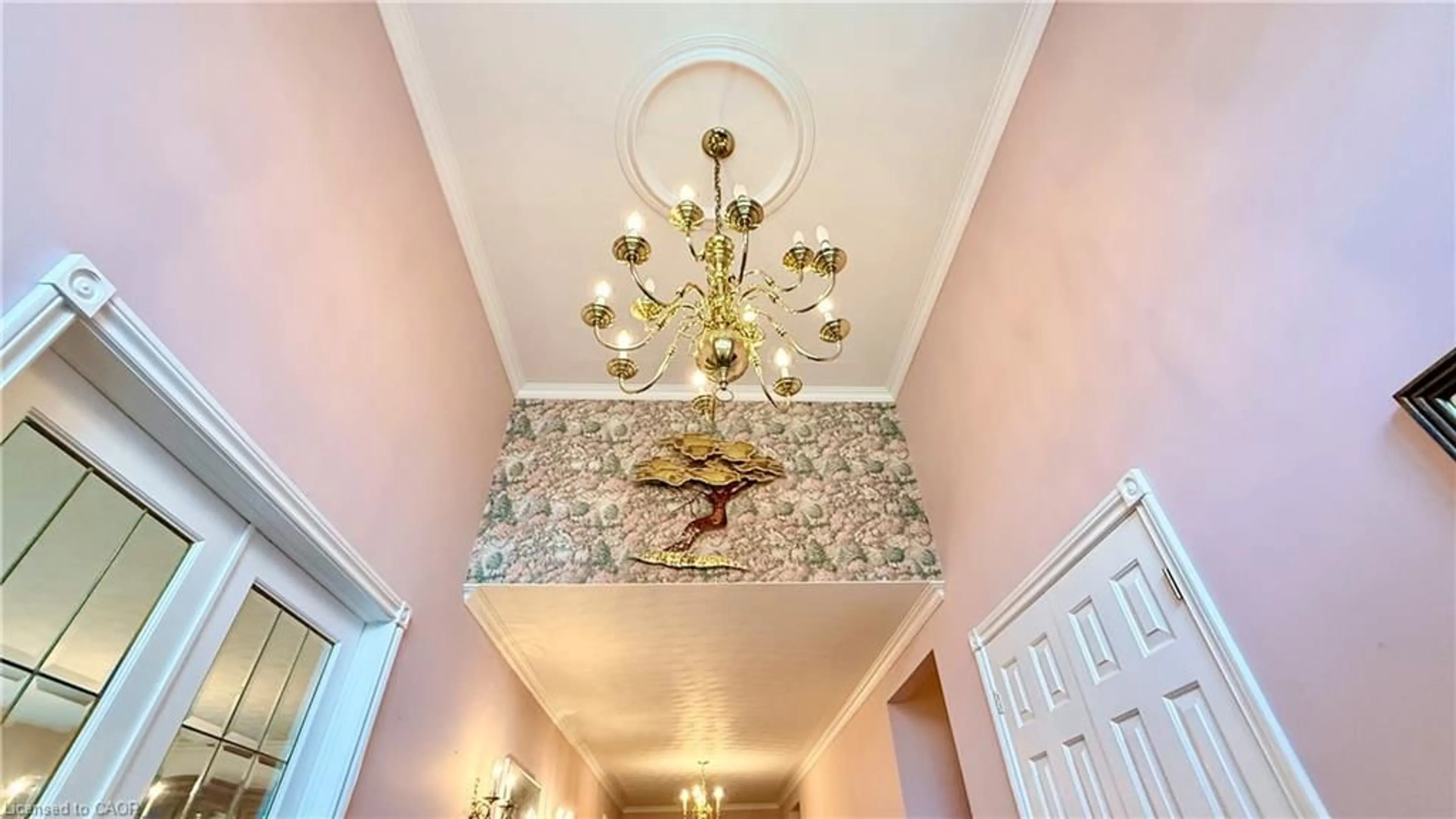 Indoor foyer for 4 Orchard Cres, Waterford Ontario N0E 1Y0
