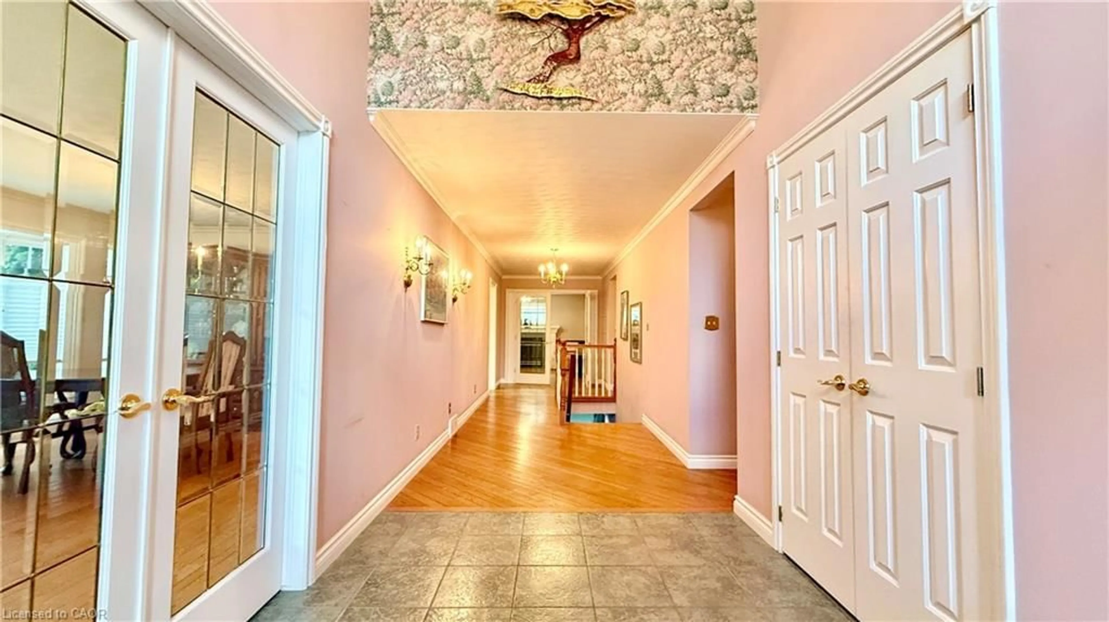 Indoor foyer for 4 Orchard Cres, Waterford Ontario N0E 1Y0