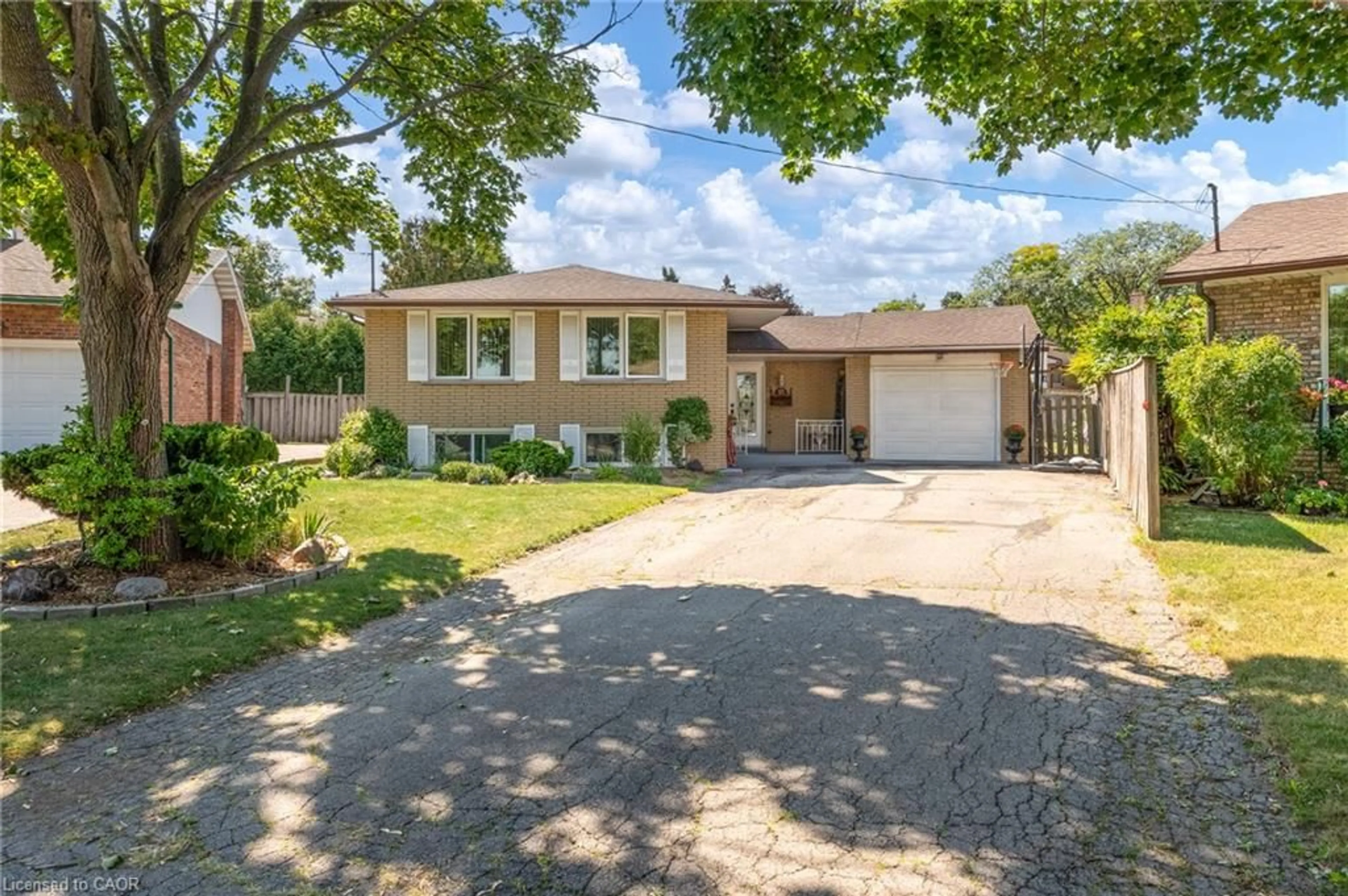 Unknown for 32 Rialto Crt, Hamilton Ontario L9C 5T6