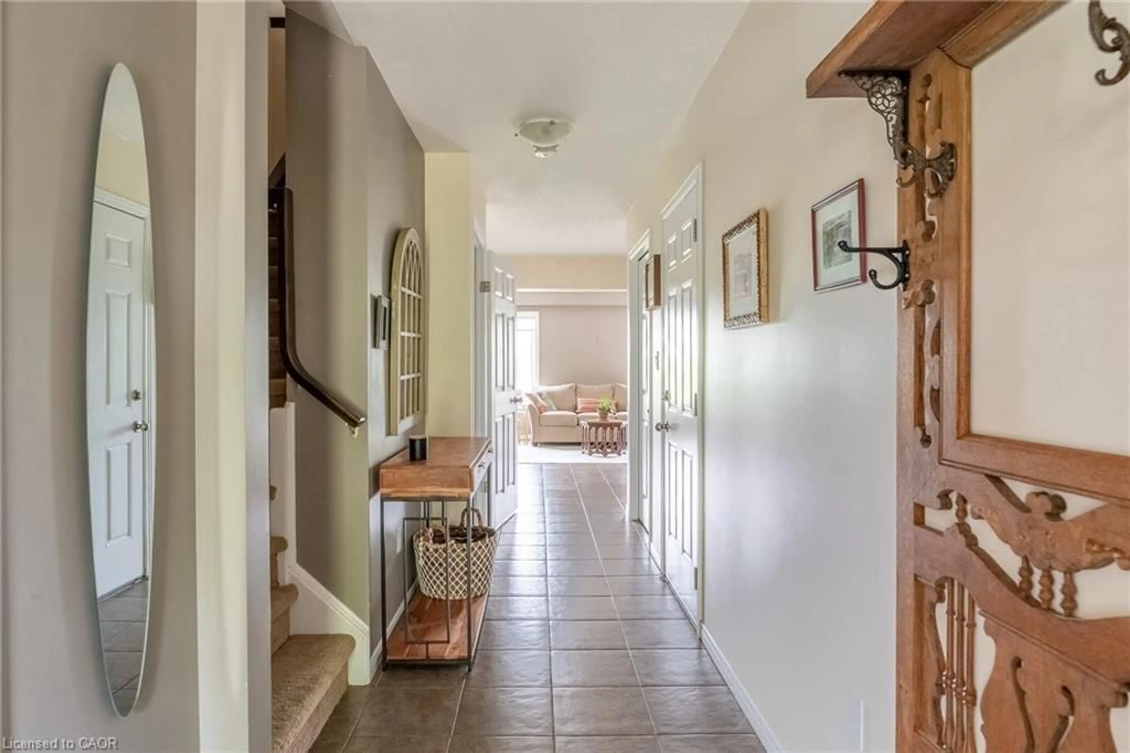 Indoor entryway for 159 Kemp Cres, Guelph Ontario N1E 0K1