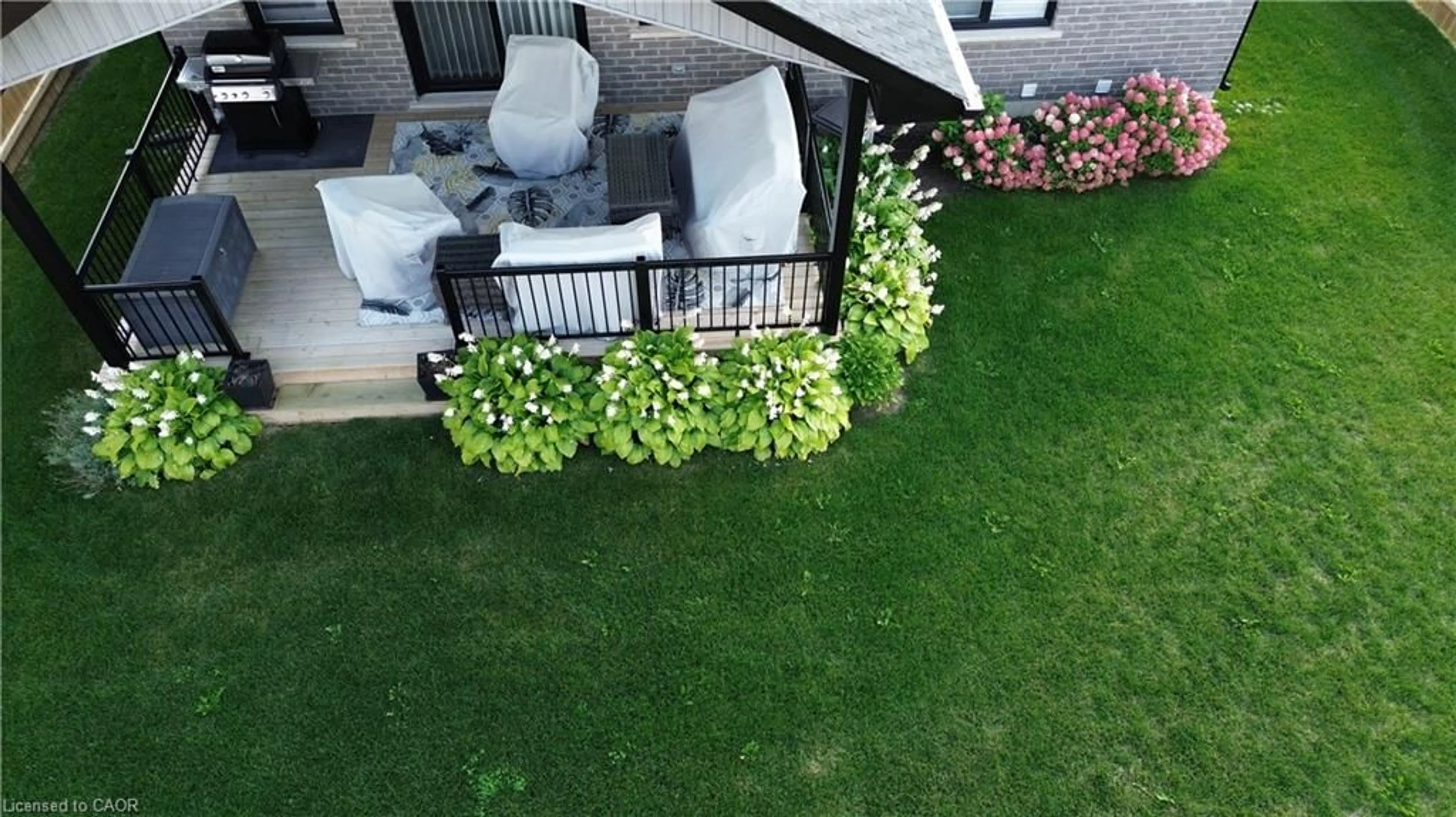 Patio, street for 1095 Kincaid St, Listowel Ontario N4W 0J8