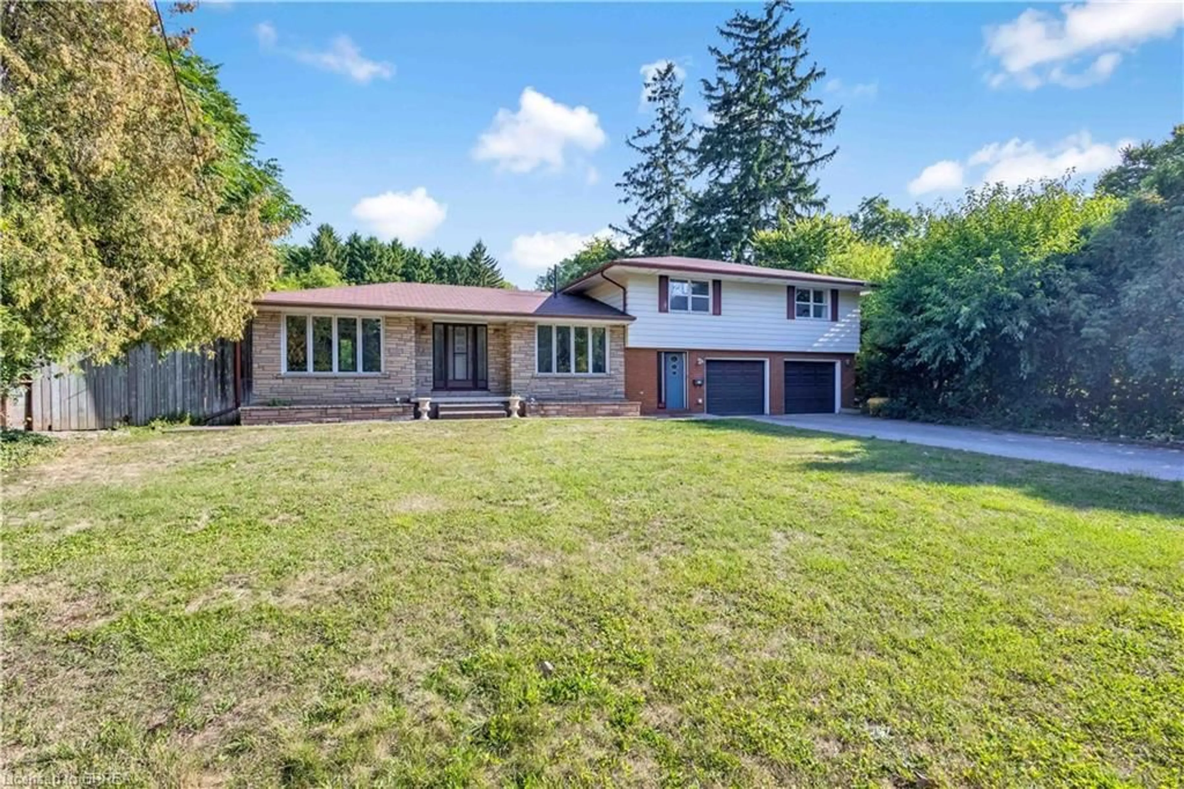 A pic from outside/outdoor area/front of a property/back of a property/a pic from drone, street for 10 Harris Ave, Brantford Ontario N3R 2E9