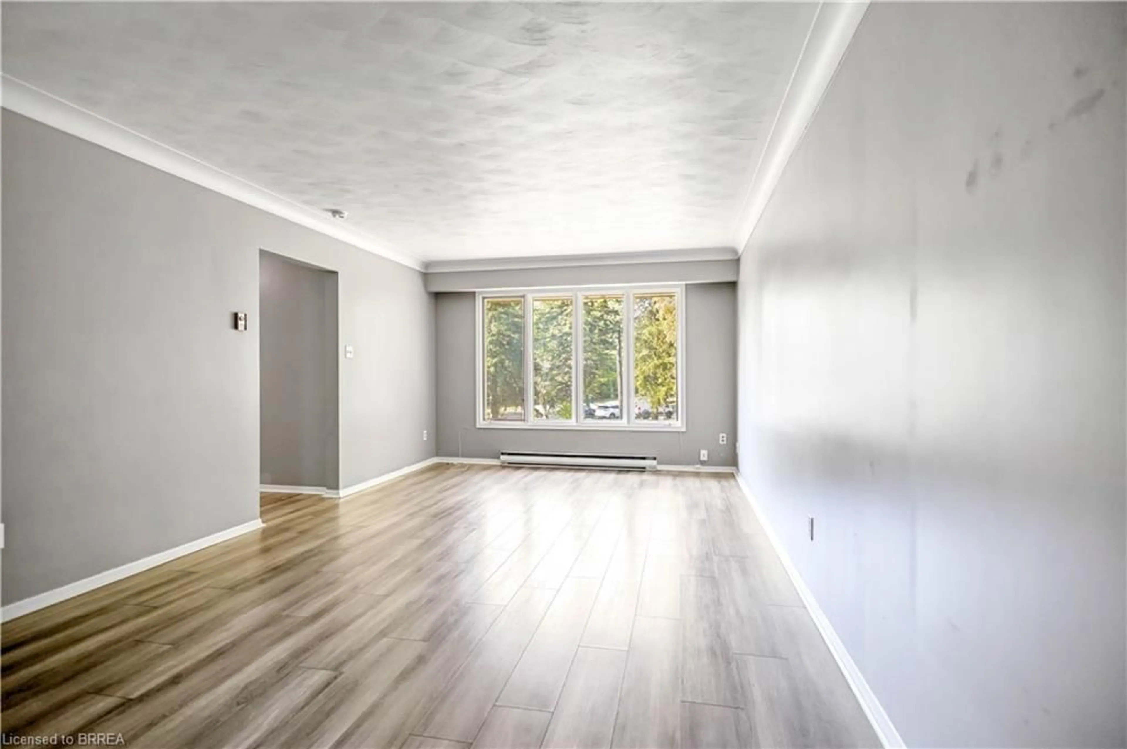A pic of a room for 10 Harris Ave, Brantford Ontario N3R 2E9