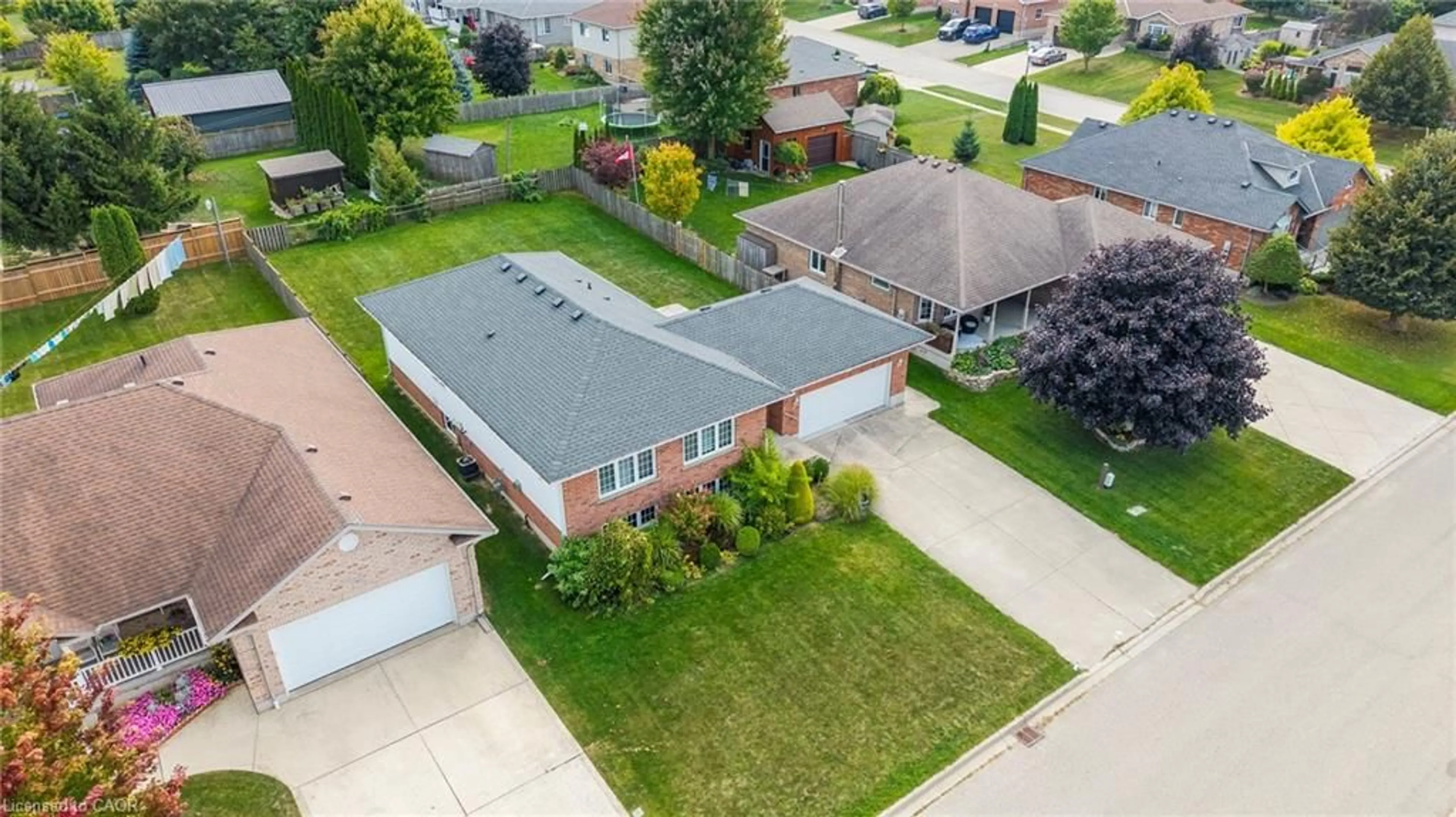 A pic from outside/outdoor area/front of a property/back of a property/a pic from drone, street for 920 Boyd Ave, Listowel Ontario N4W 3V5