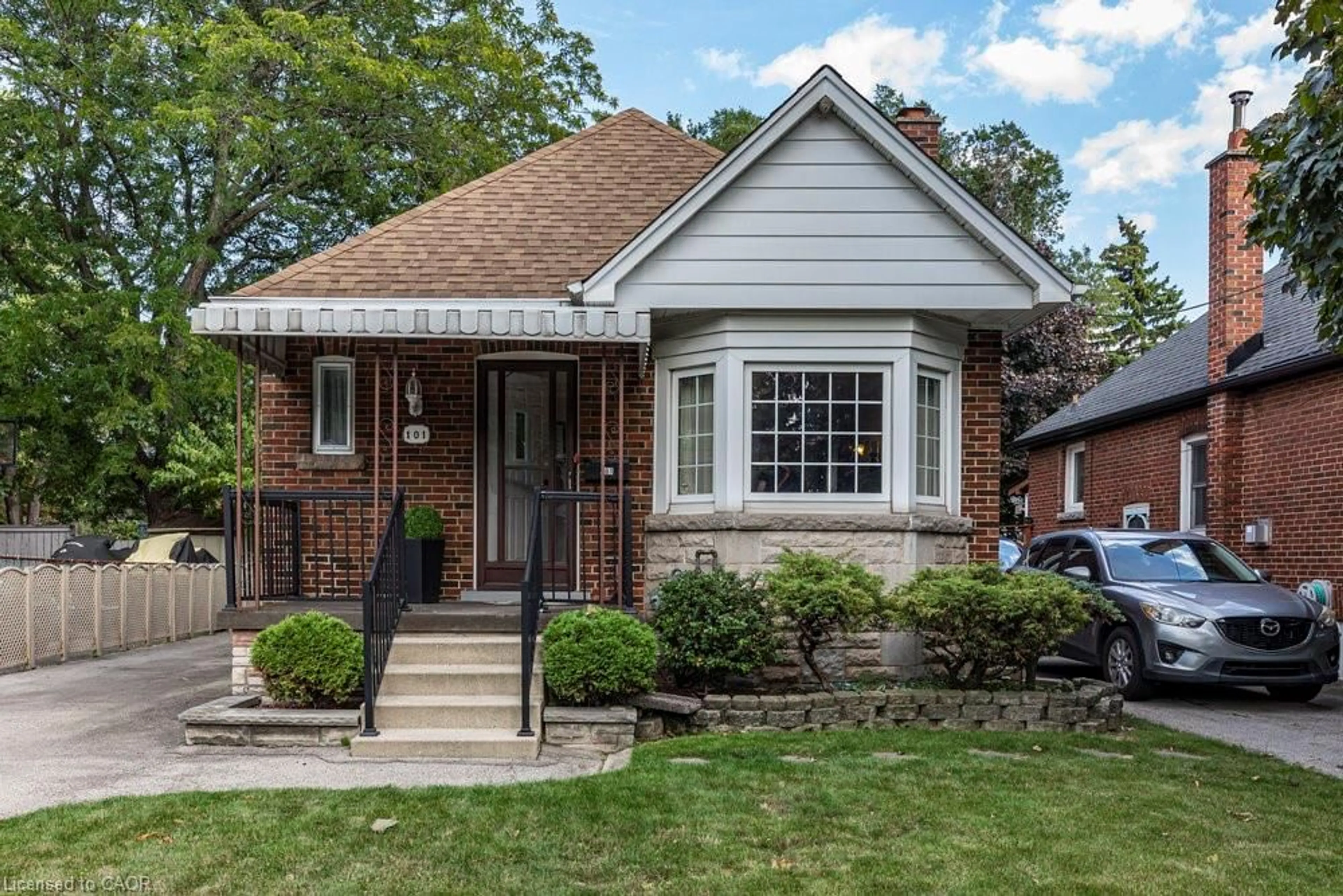 Home with brick exterior material, street for 101 Belvidere Ave, Hamilton Ontario L9A 3B6