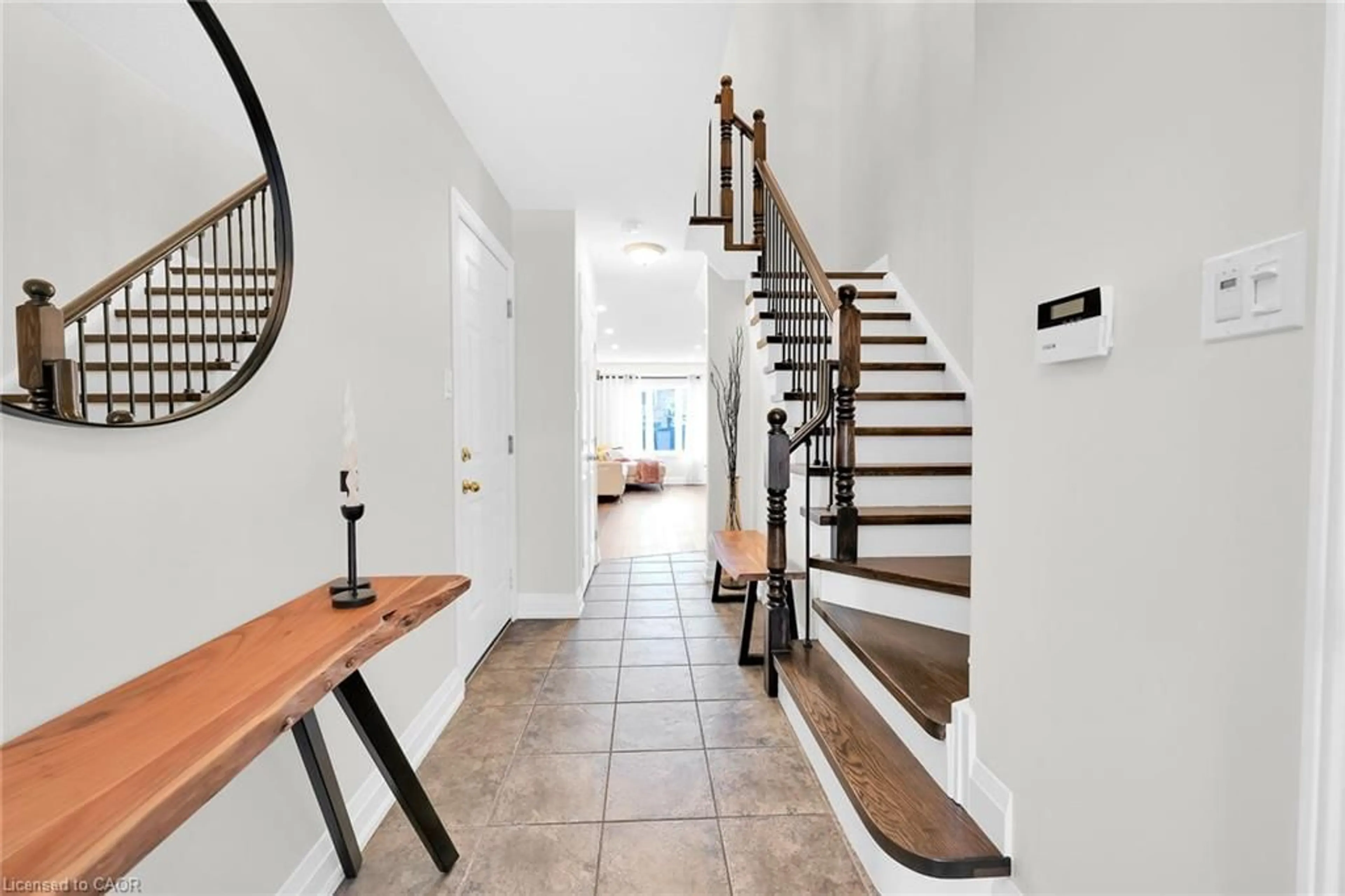 Indoor entryway for 29 Elderberry Ave, Grimsby Ontario L3M 5R5