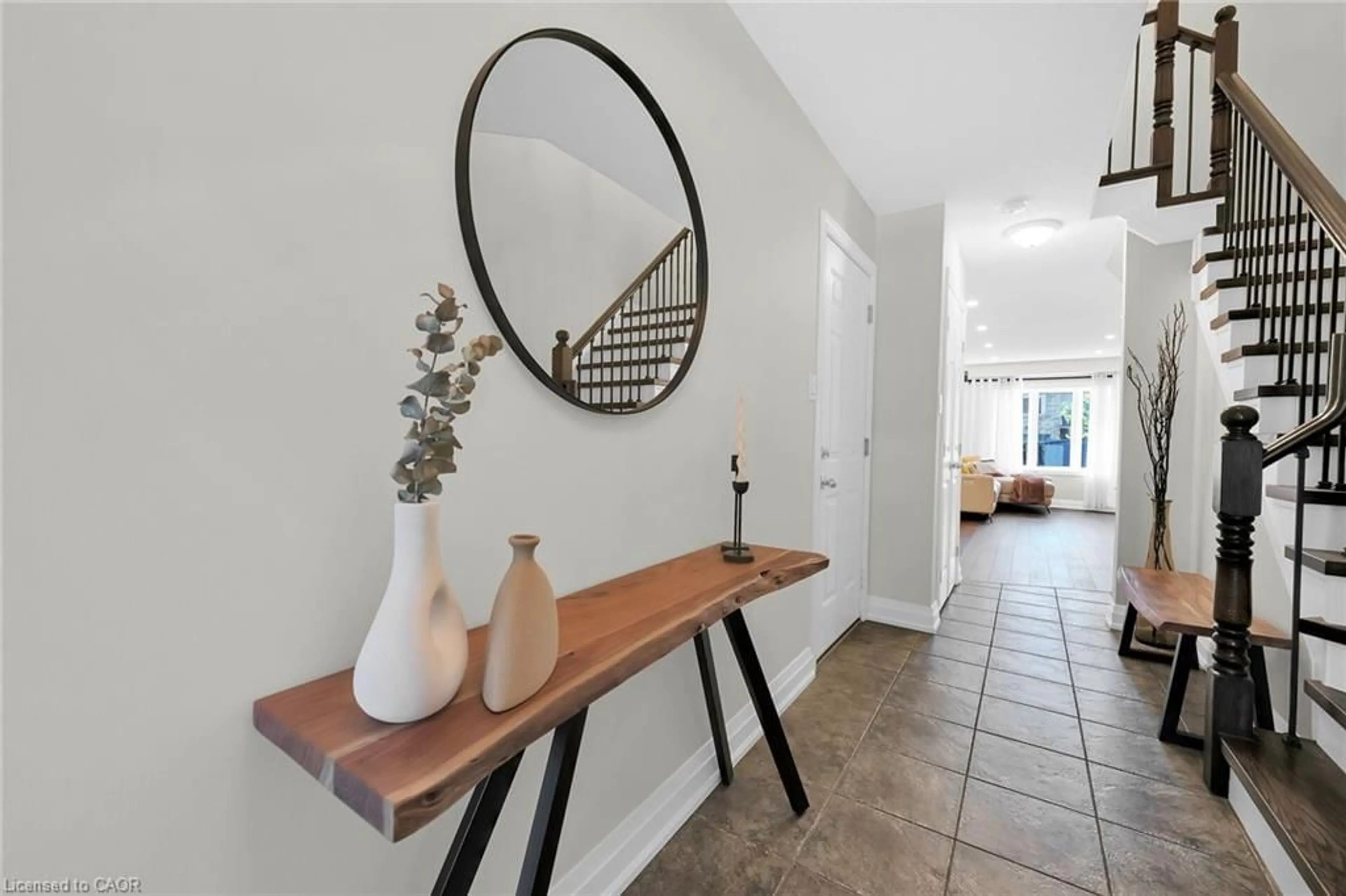 Indoor entryway for 29 Elderberry Ave, Grimsby Ontario L3M 5R5