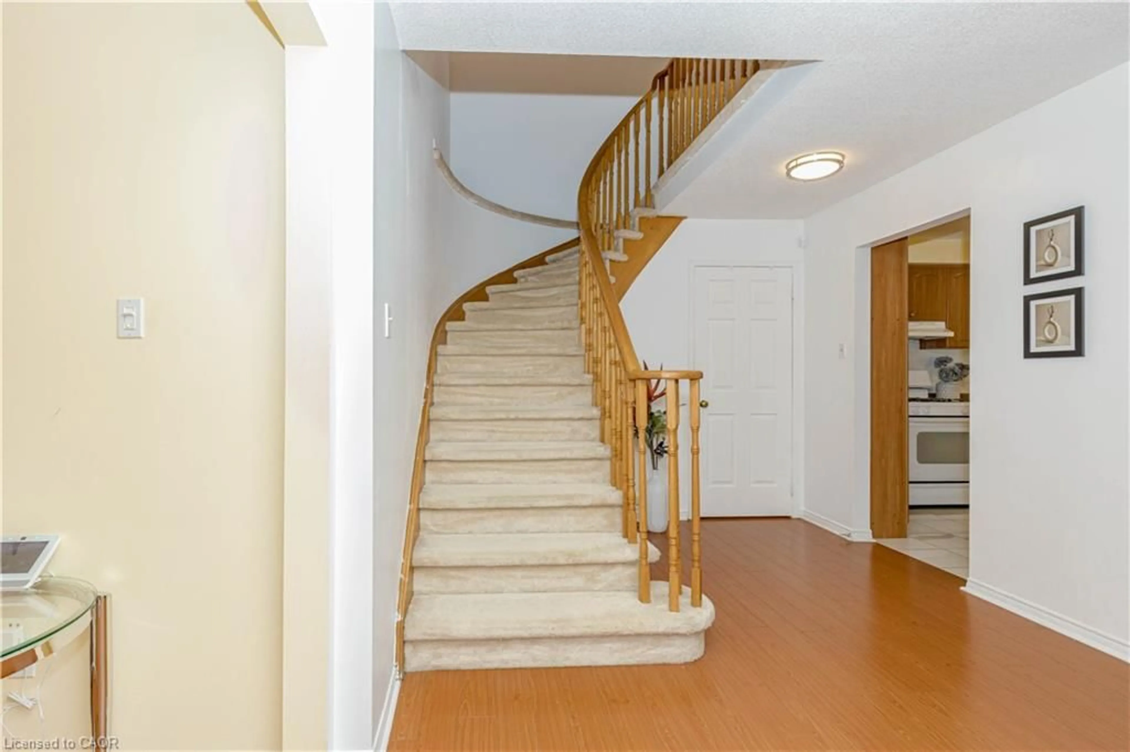Stairs for 5028 Northern Lights Cir, Mississauga Ontario L5R 2P5