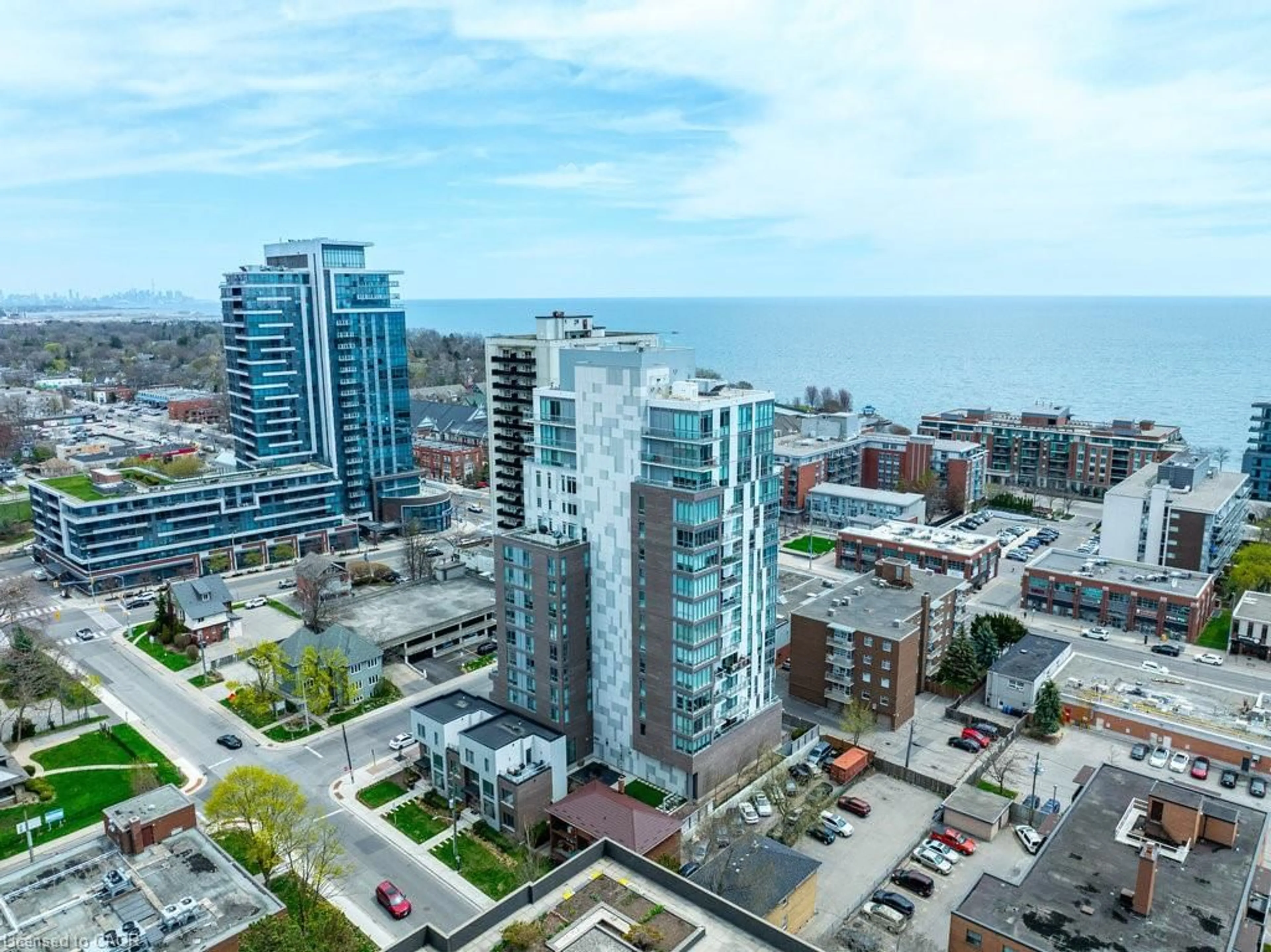 A pic from outside/outdoor area/front of a property/back of a property/a pic from drone, city buildings view from balcony for 8 Ann St #401, Mississauga Ontario L5G 3E6