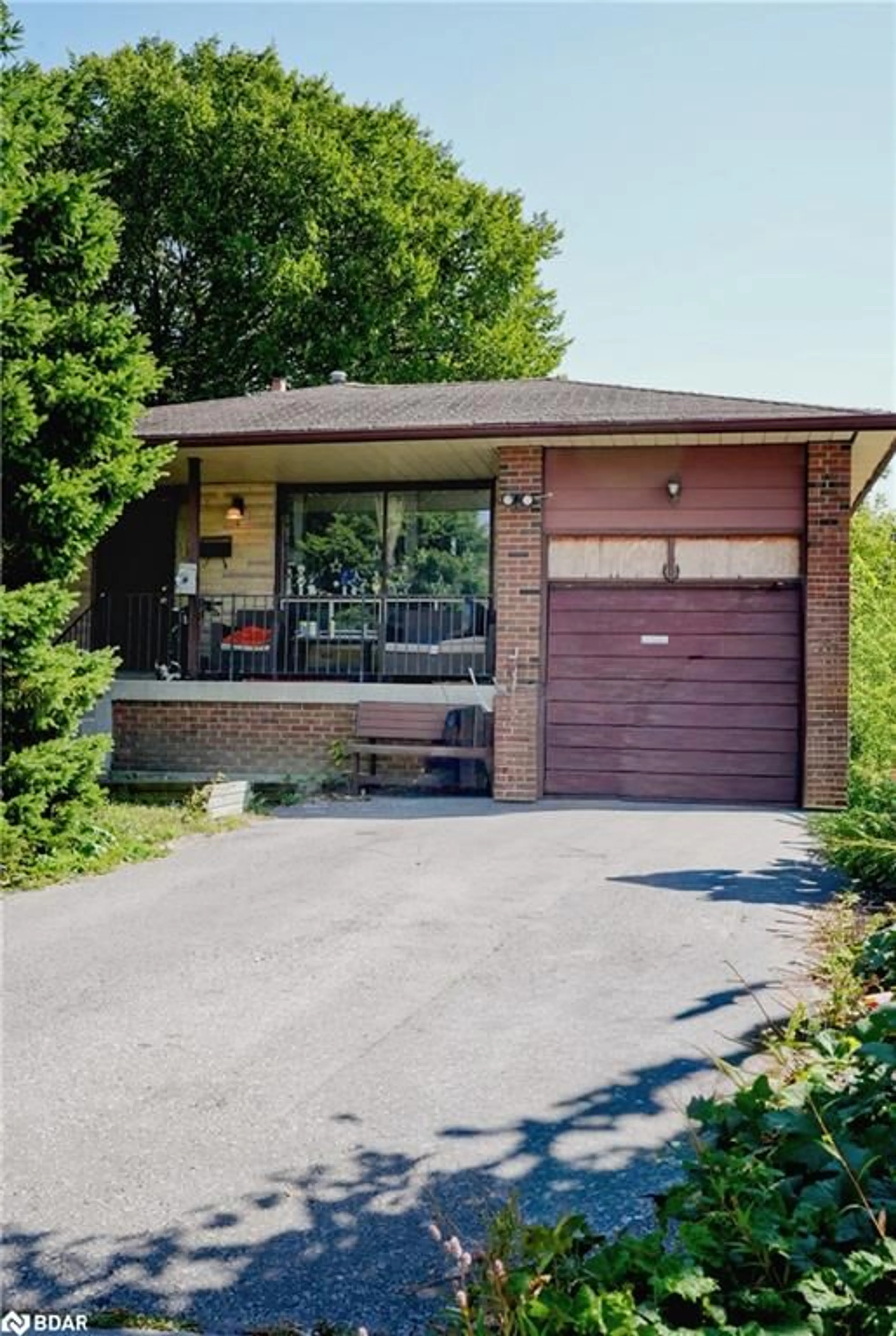 Home with brick exterior material, street for 834 Sixth St, Mississauga Ontario L5E 1N4