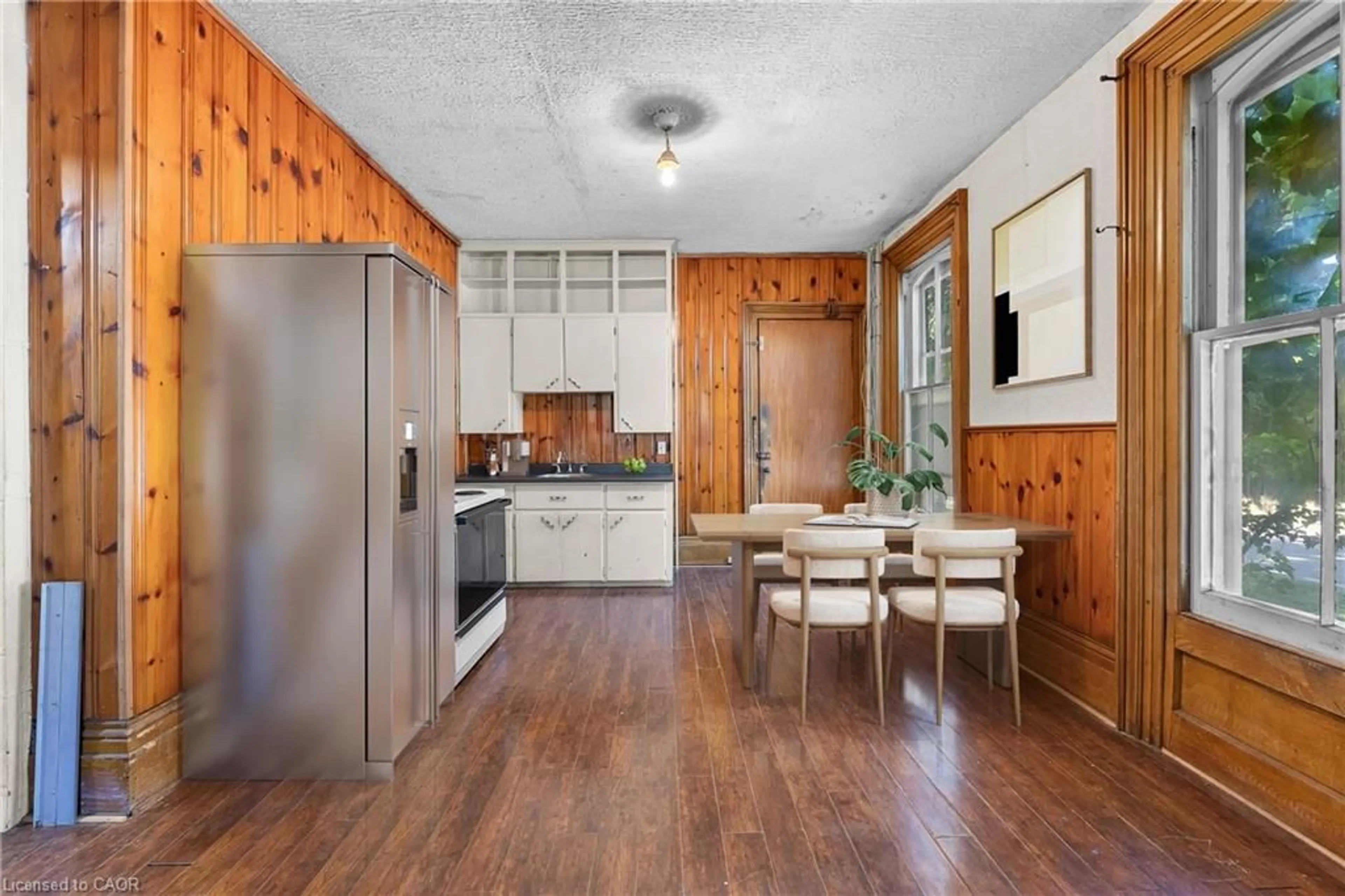 Unknown for 6 Henry St, St. Catharines Ontario L2R 5T1