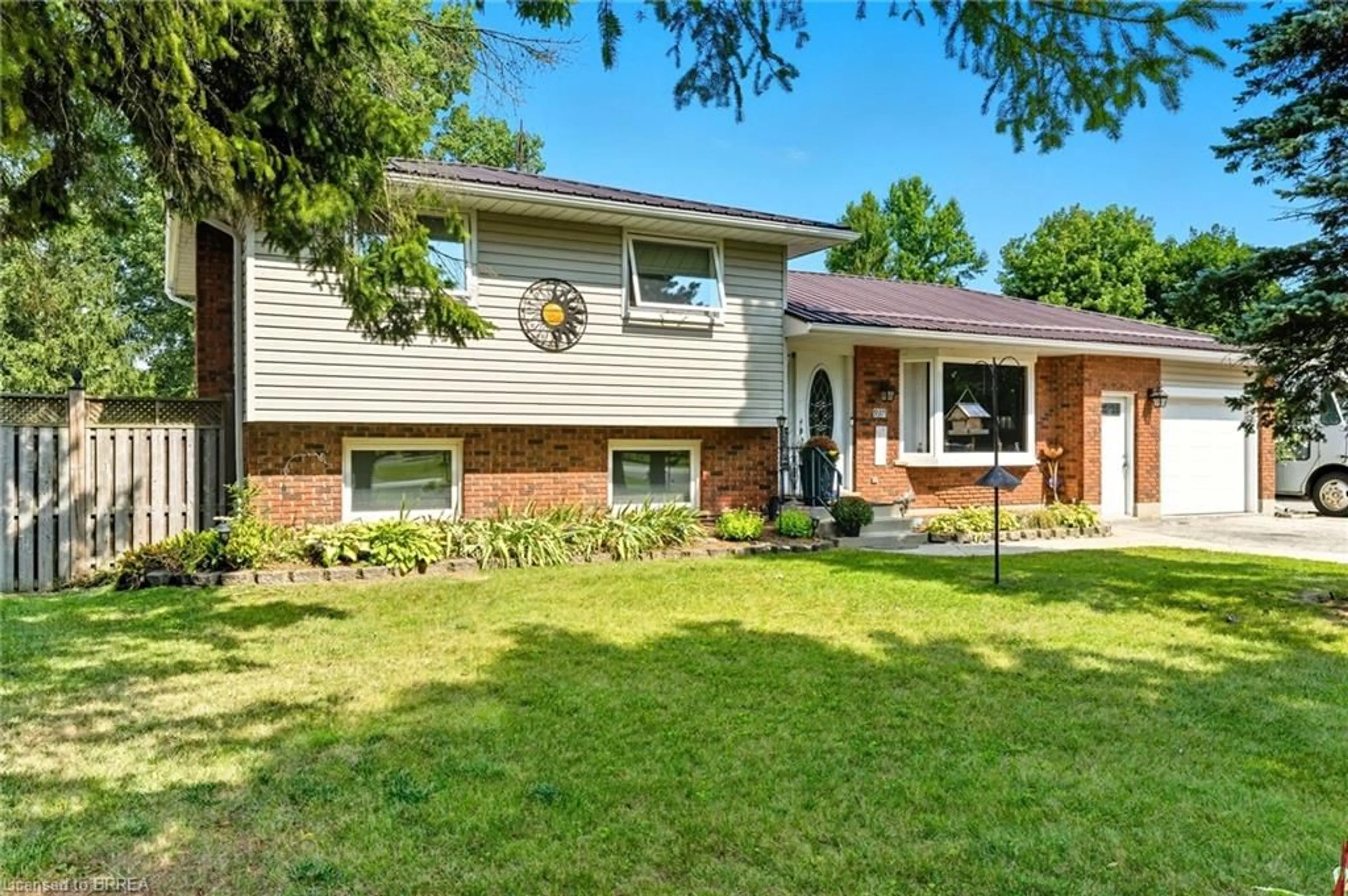 Home with brick exterior material, street for 937 6th Concession, Waterford Ontario N0E 1Y0