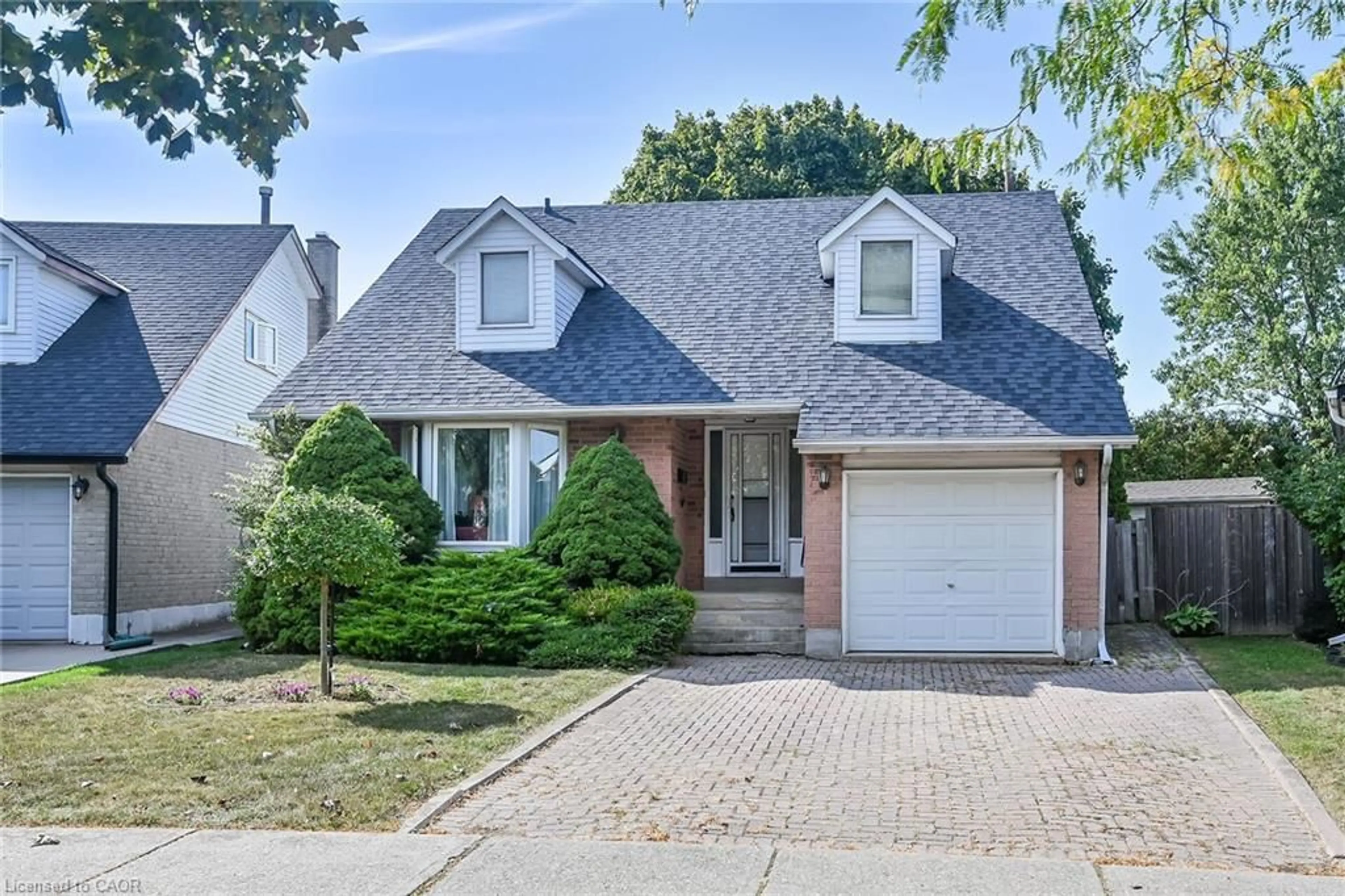 Home with brick exterior material, street for 71 Kennard St, Stoney Creek Ontario L8J 2C3