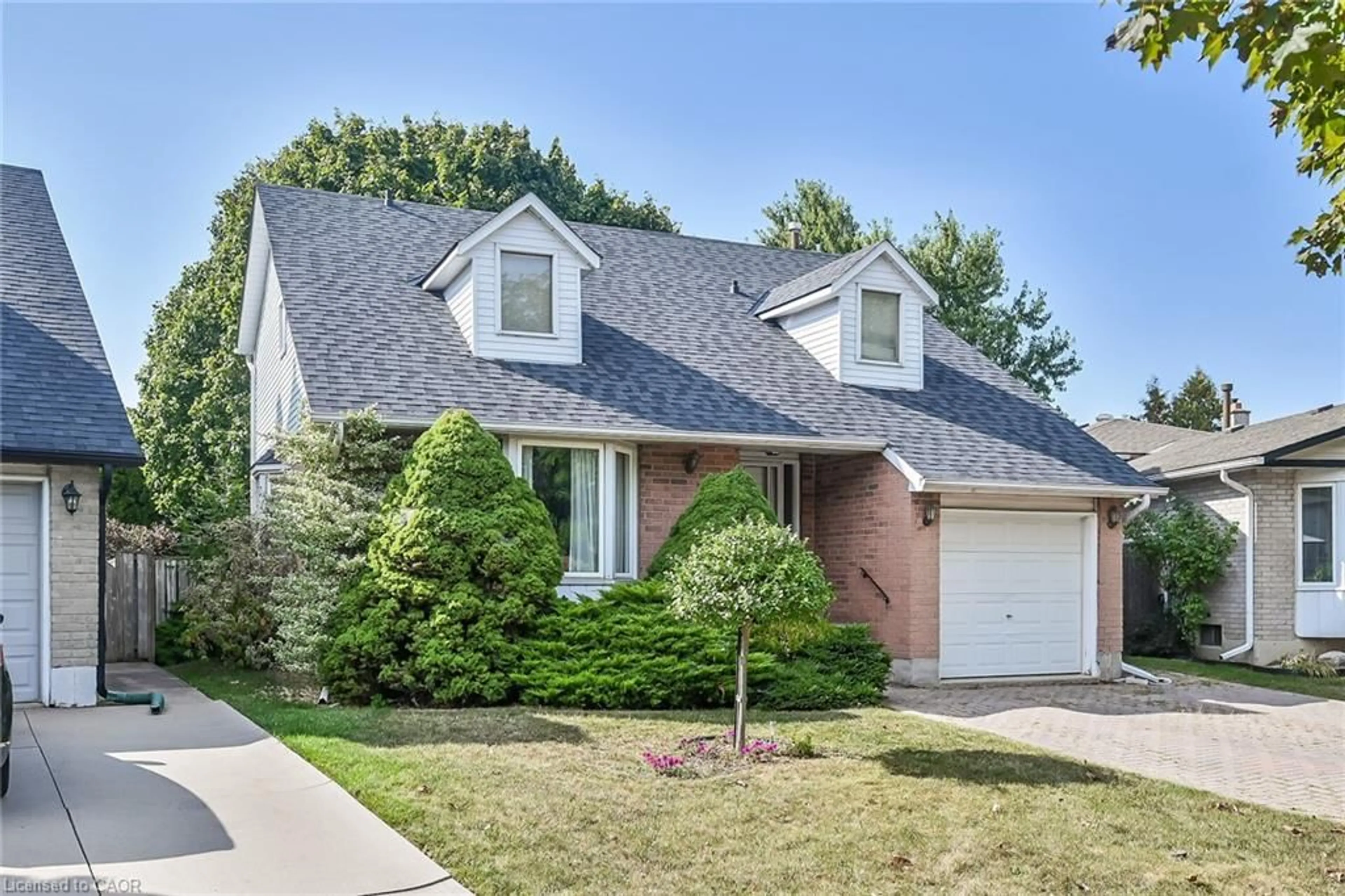 Home with brick exterior material, street for 71 Kennard St, Stoney Creek Ontario L8J 2C3