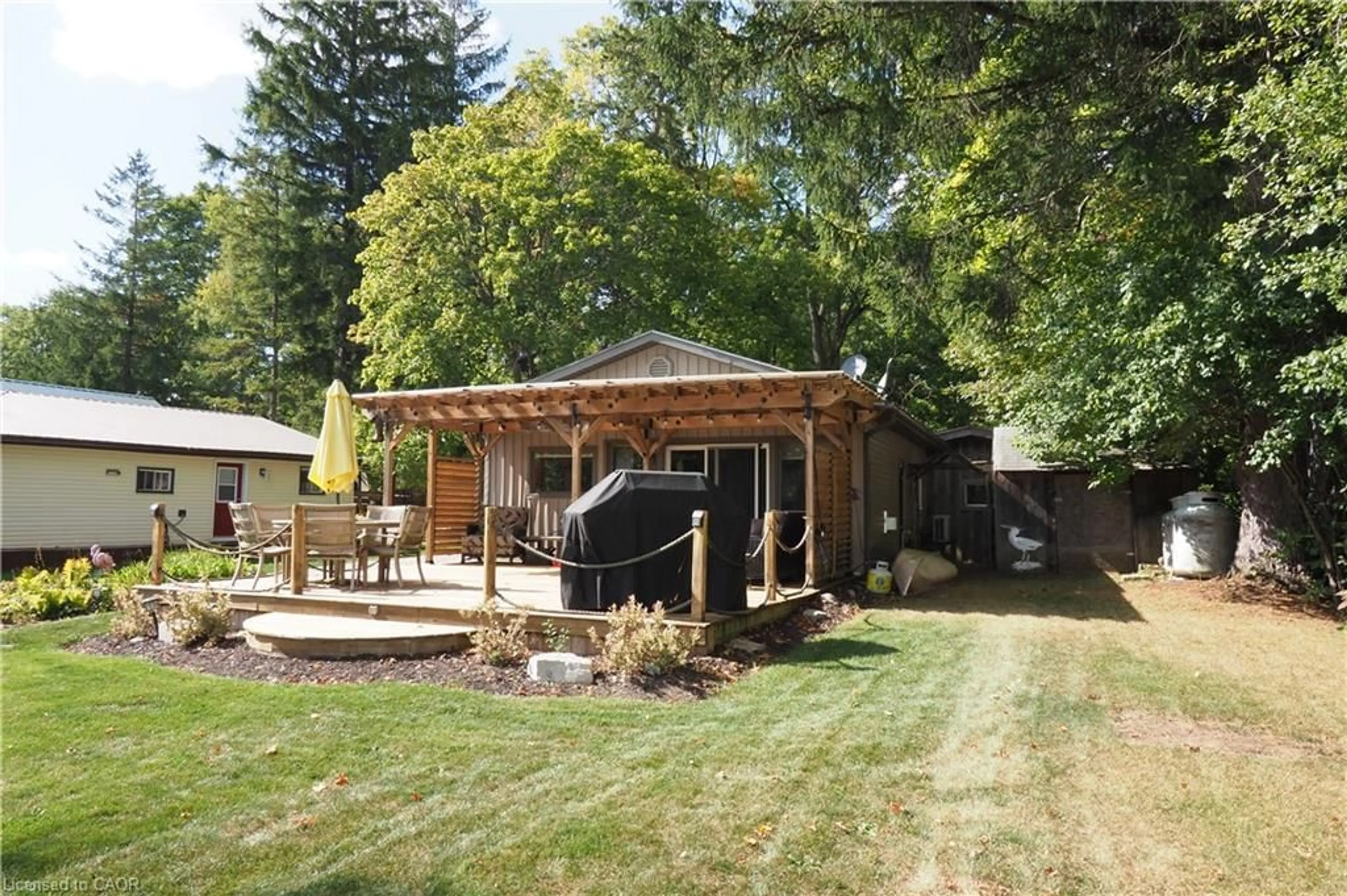 Patio, street for 1323 Queen St #Cottage 111, New Dundee Ontario N0B 2E0