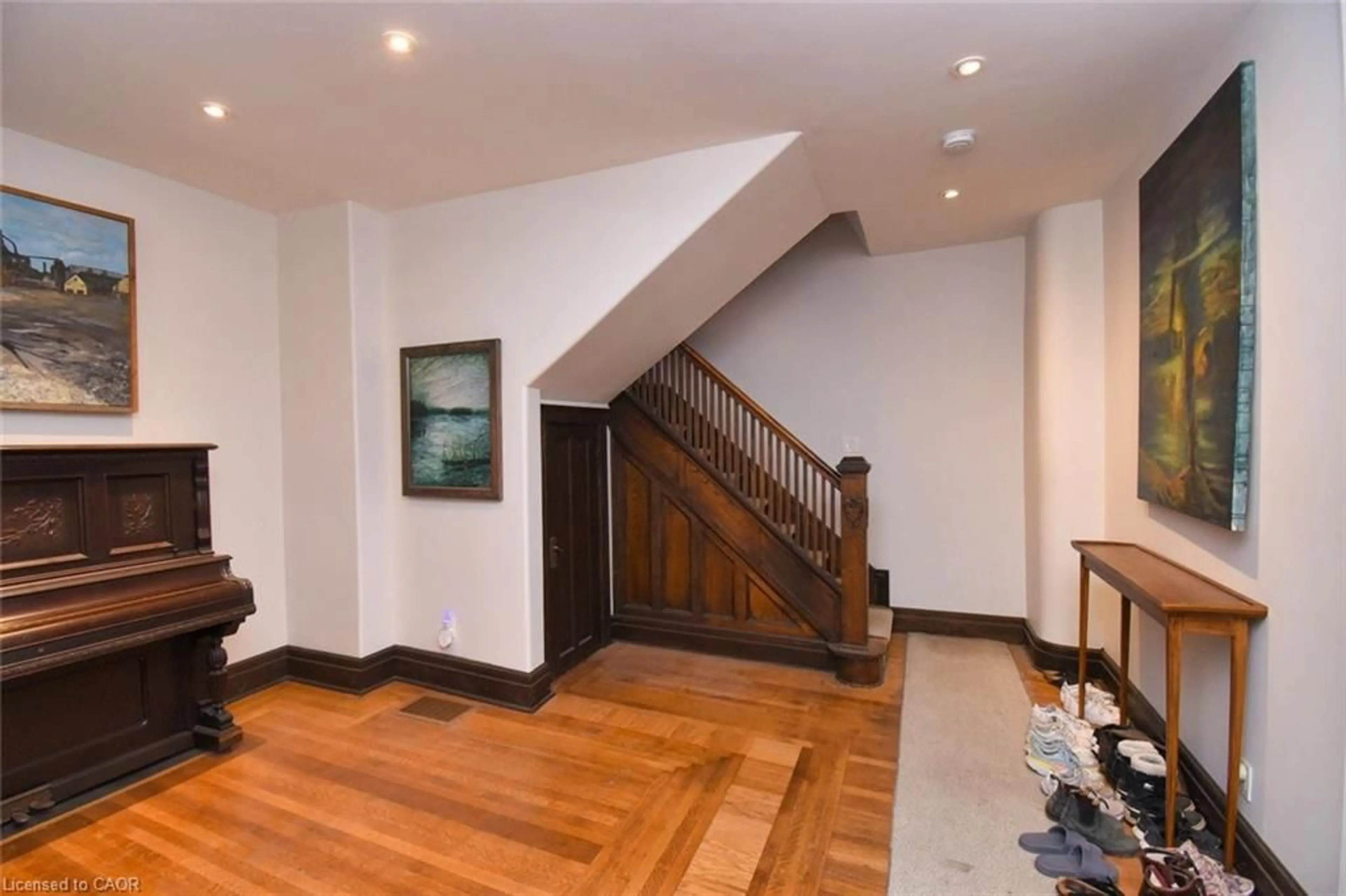 Indoor foyer for 217 Caroline St, Hamilton Ontario L8P 3L5