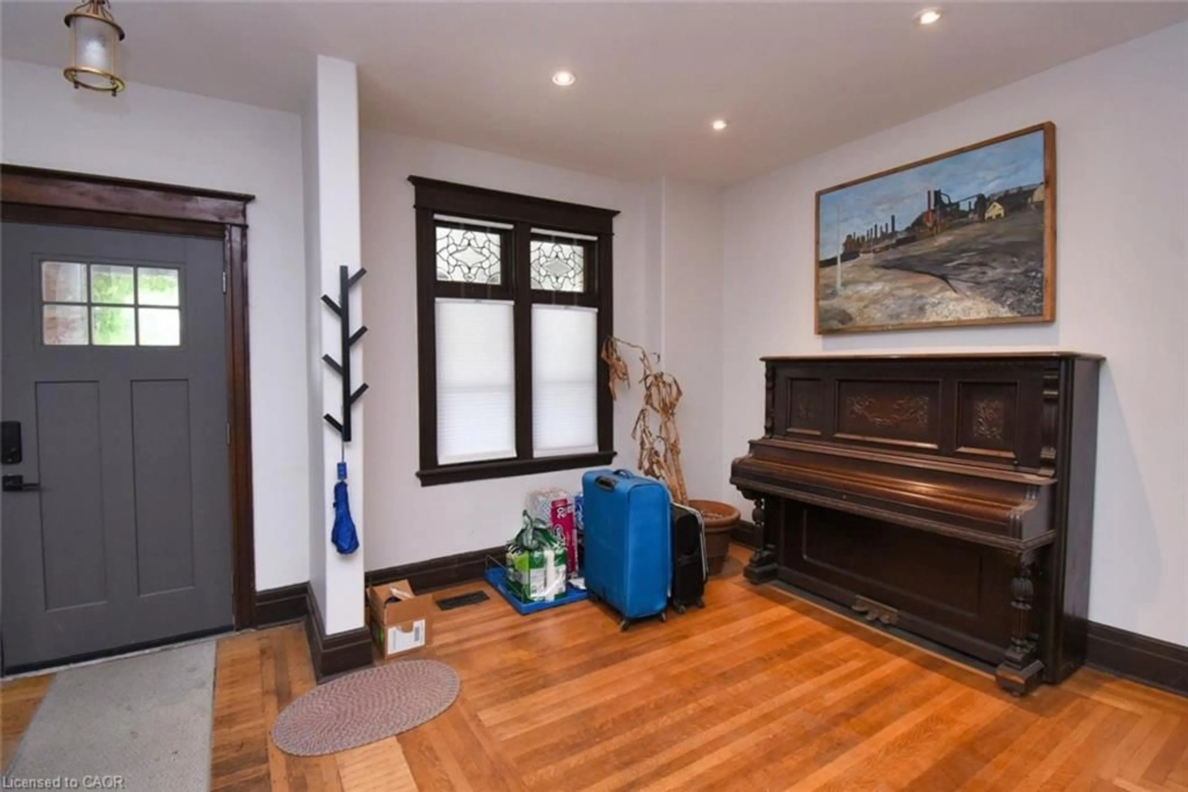 Indoor foyer for 217 Caroline St, Hamilton Ontario L8P 3L5