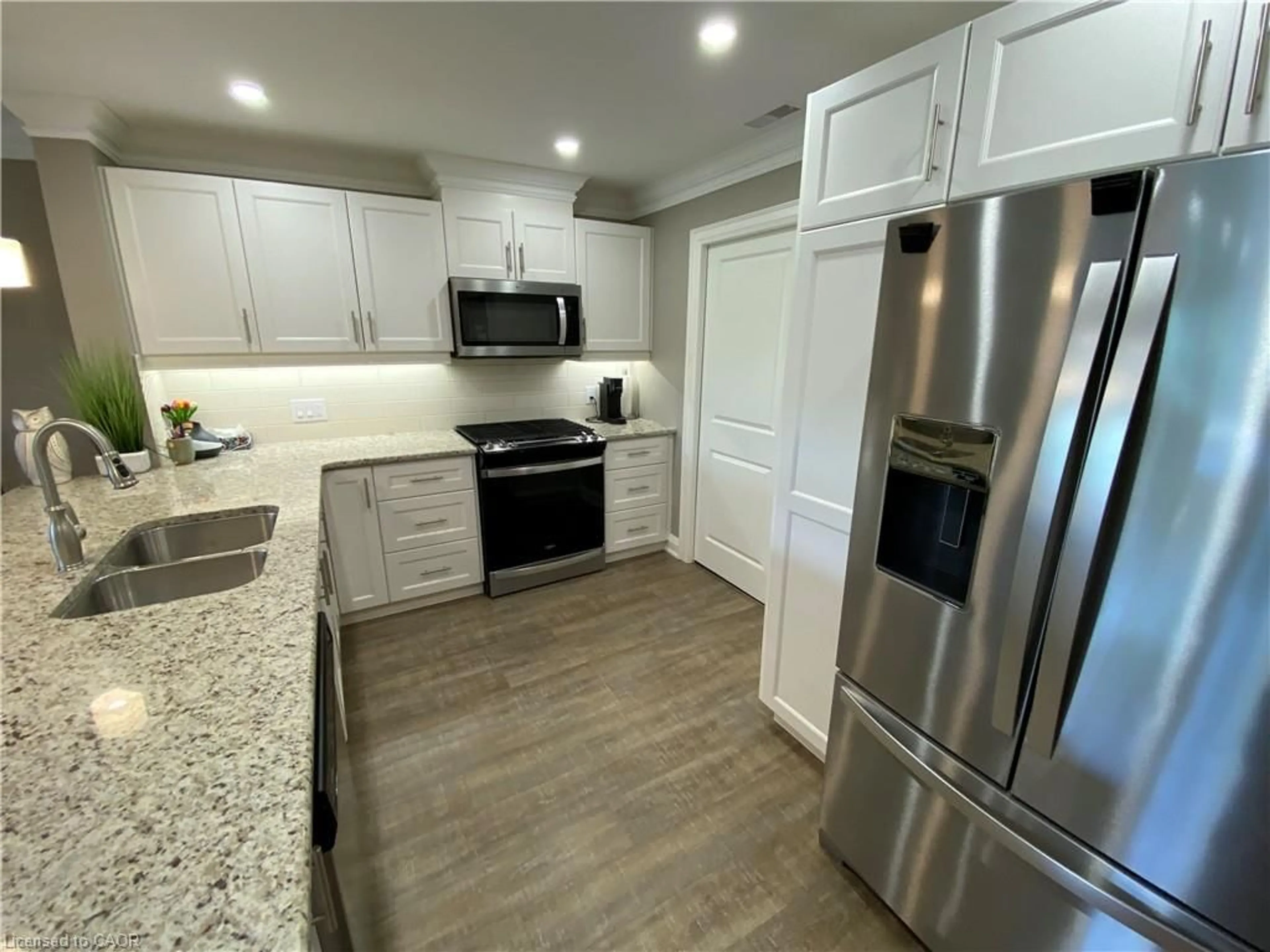 Open concept kitchen, unknown for 7 Cardinal Mindszenty Blvd, Hamilton Ontario L9B 2M3