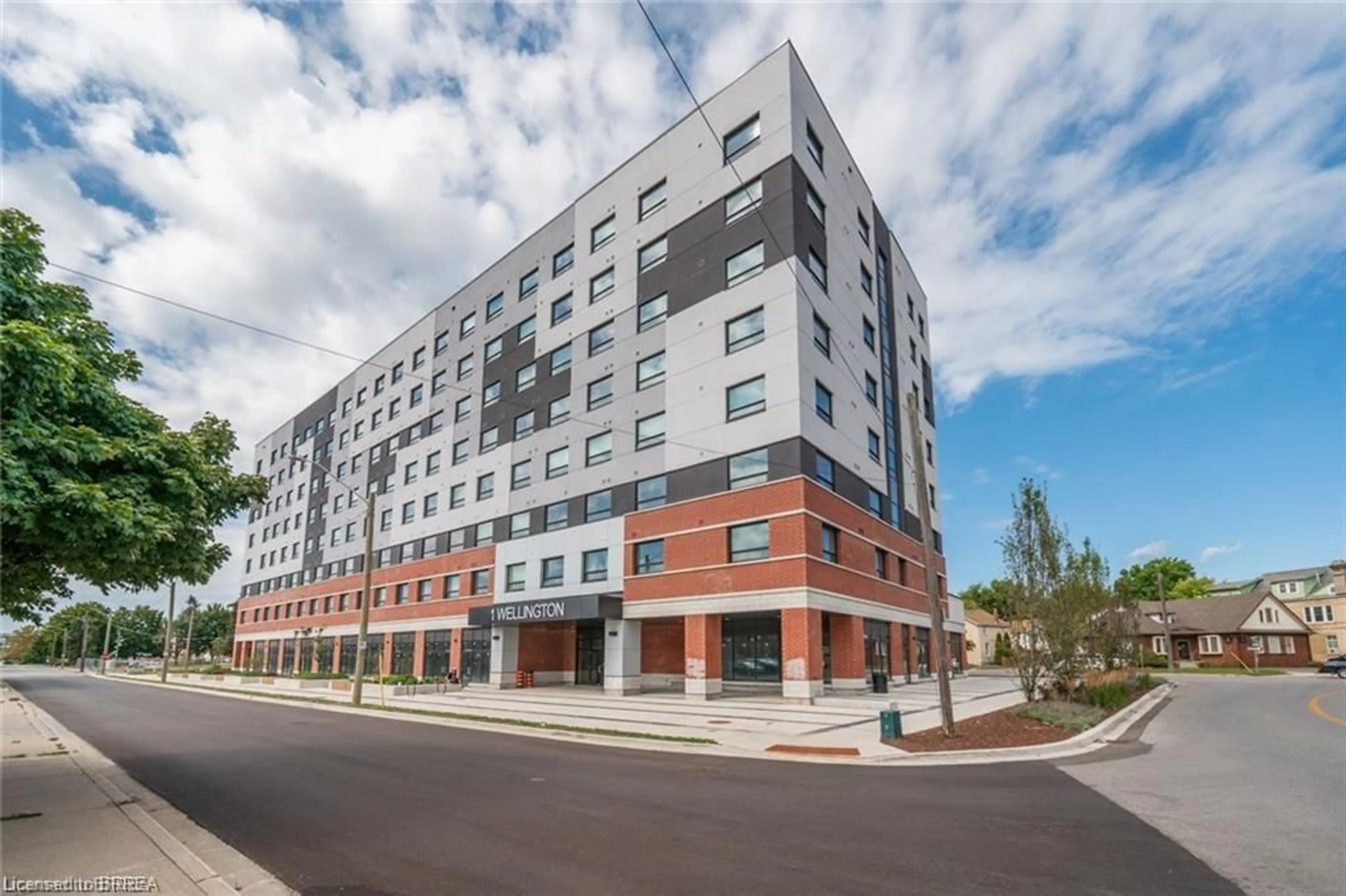 Patio, building for 1 Wellington St #319, Brantford Ontario N3T 2L3