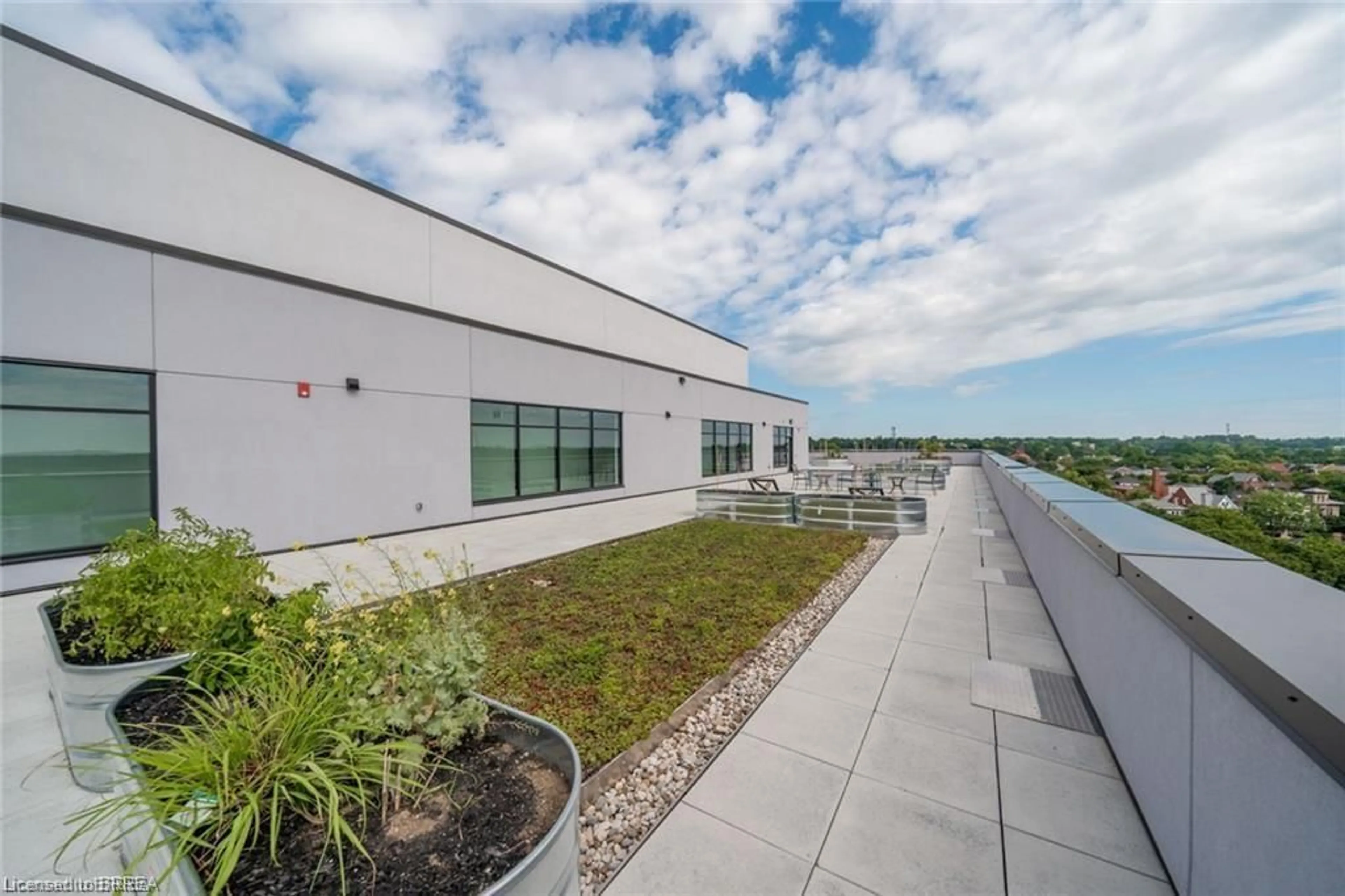 Patio, building for 1 Wellington St #319, Brantford Ontario N3T 2L3