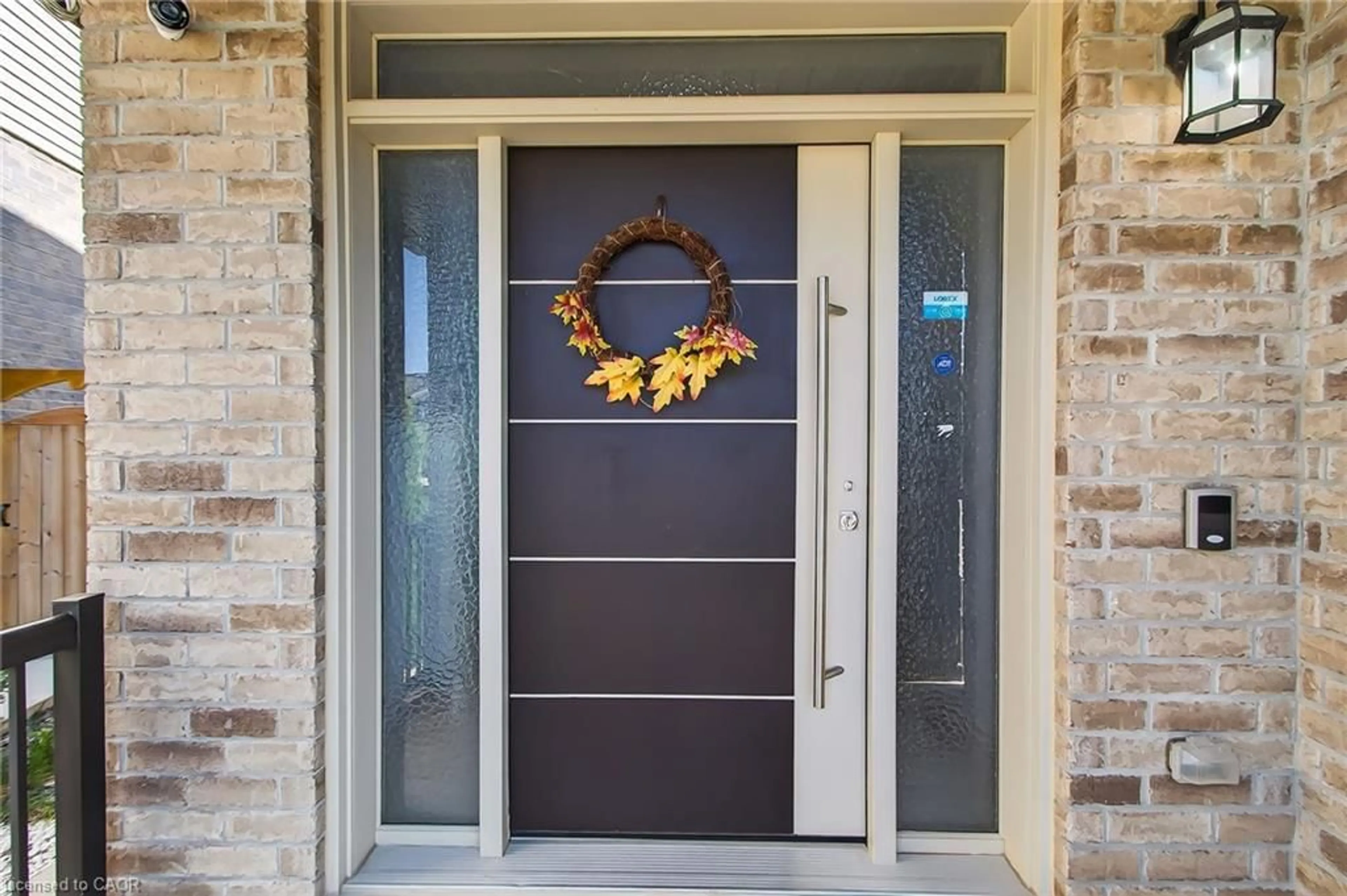 Indoor entryway for 59 Netherwood Rd, Kitchener Ontario N2P 0E4