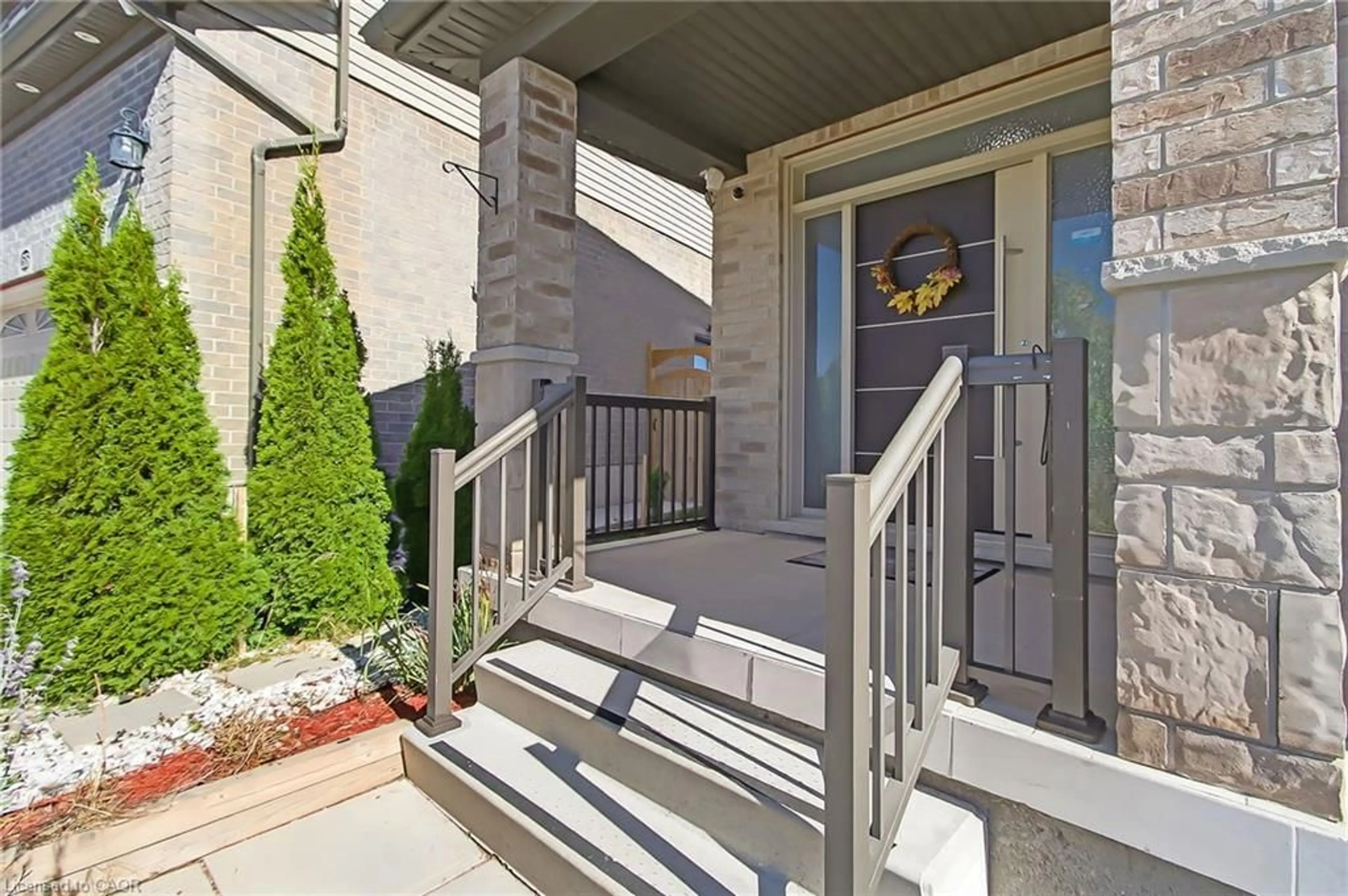 Indoor entryway for 59 Netherwood Rd, Kitchener Ontario N2P 0E4