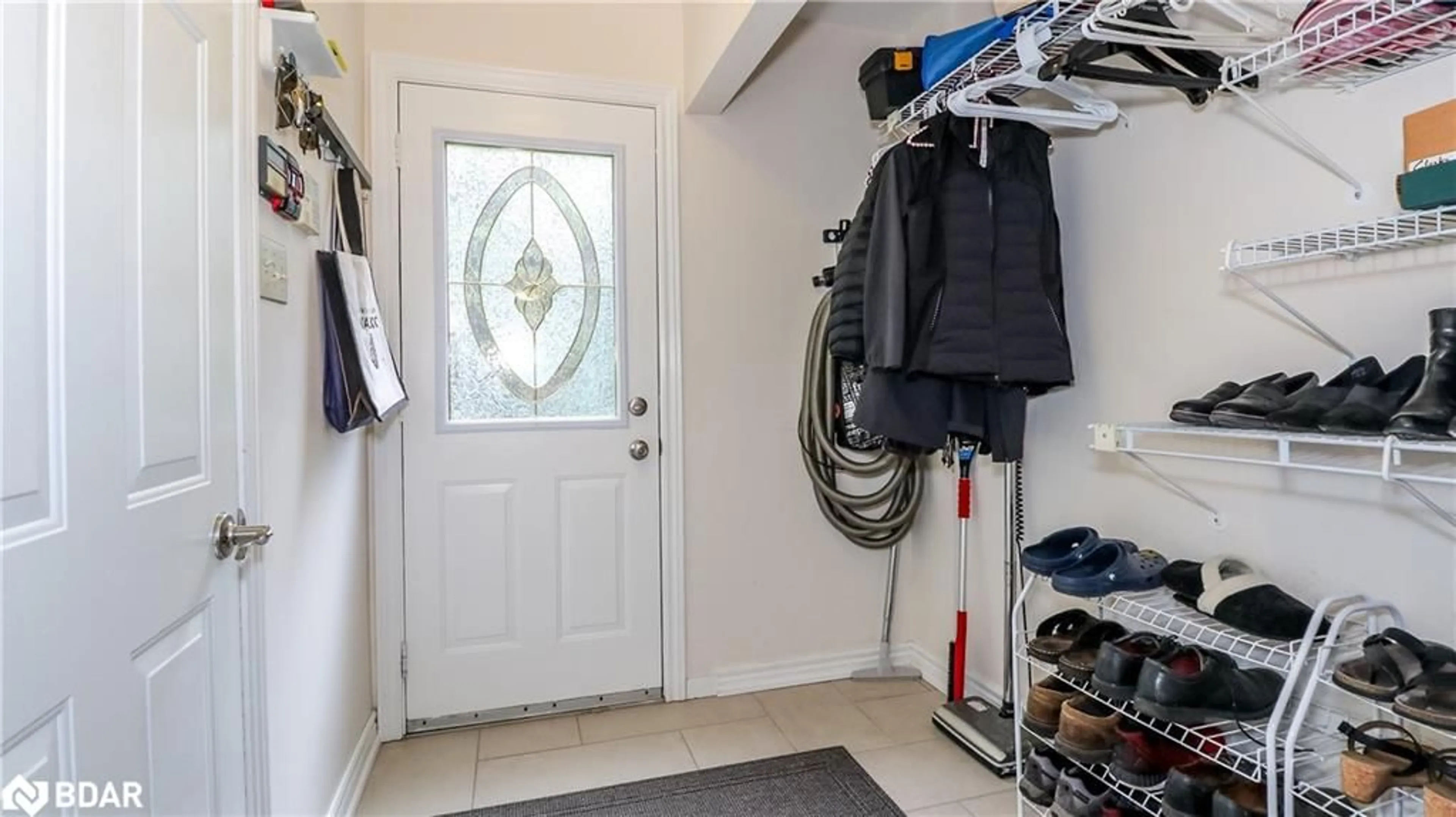 Indoor entryway for 37 Falling Brook Dr, Barrie Ontario L4N 7E9