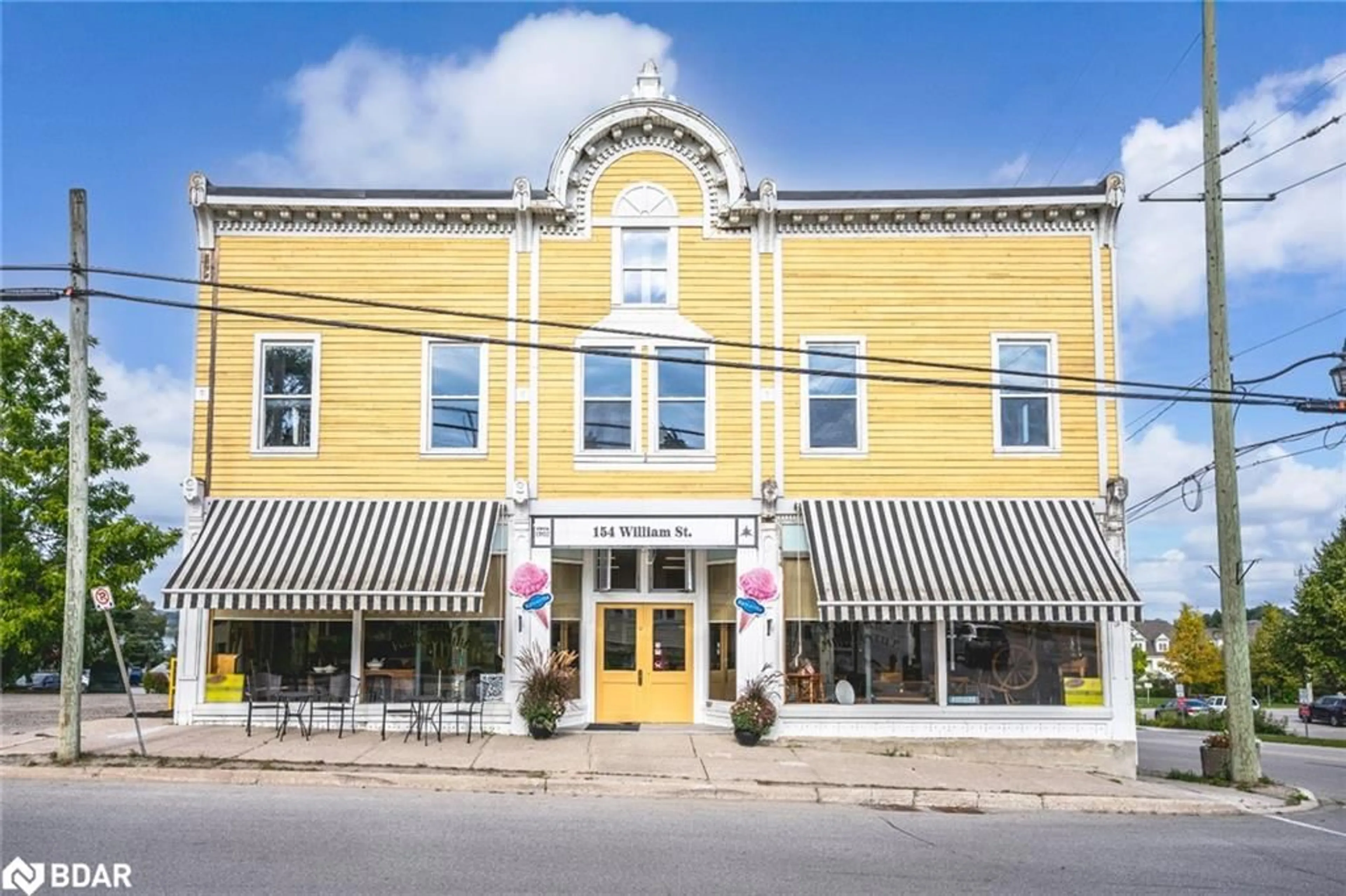 Patio, building for 154 William St, Victoria Harbour Ontario L0K 2A0