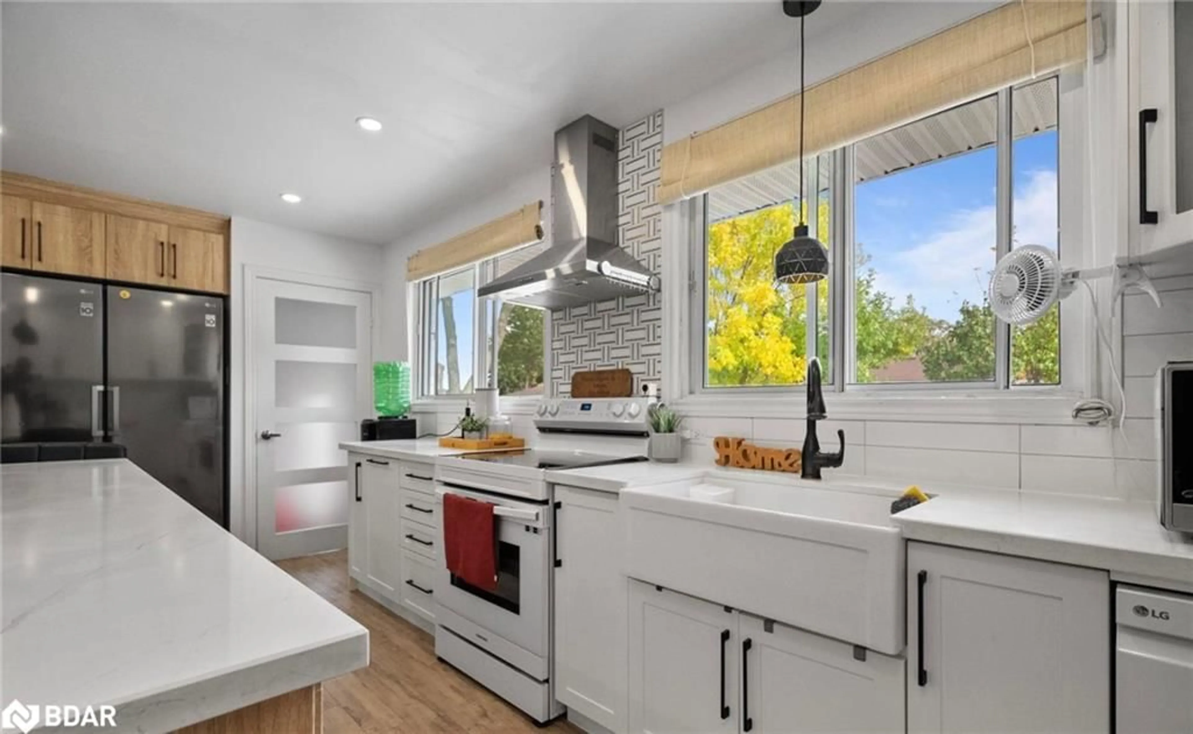 Open concept kitchen, unknown for 23 Thorley Dr, Hamilton Ontario L8T 2Y9