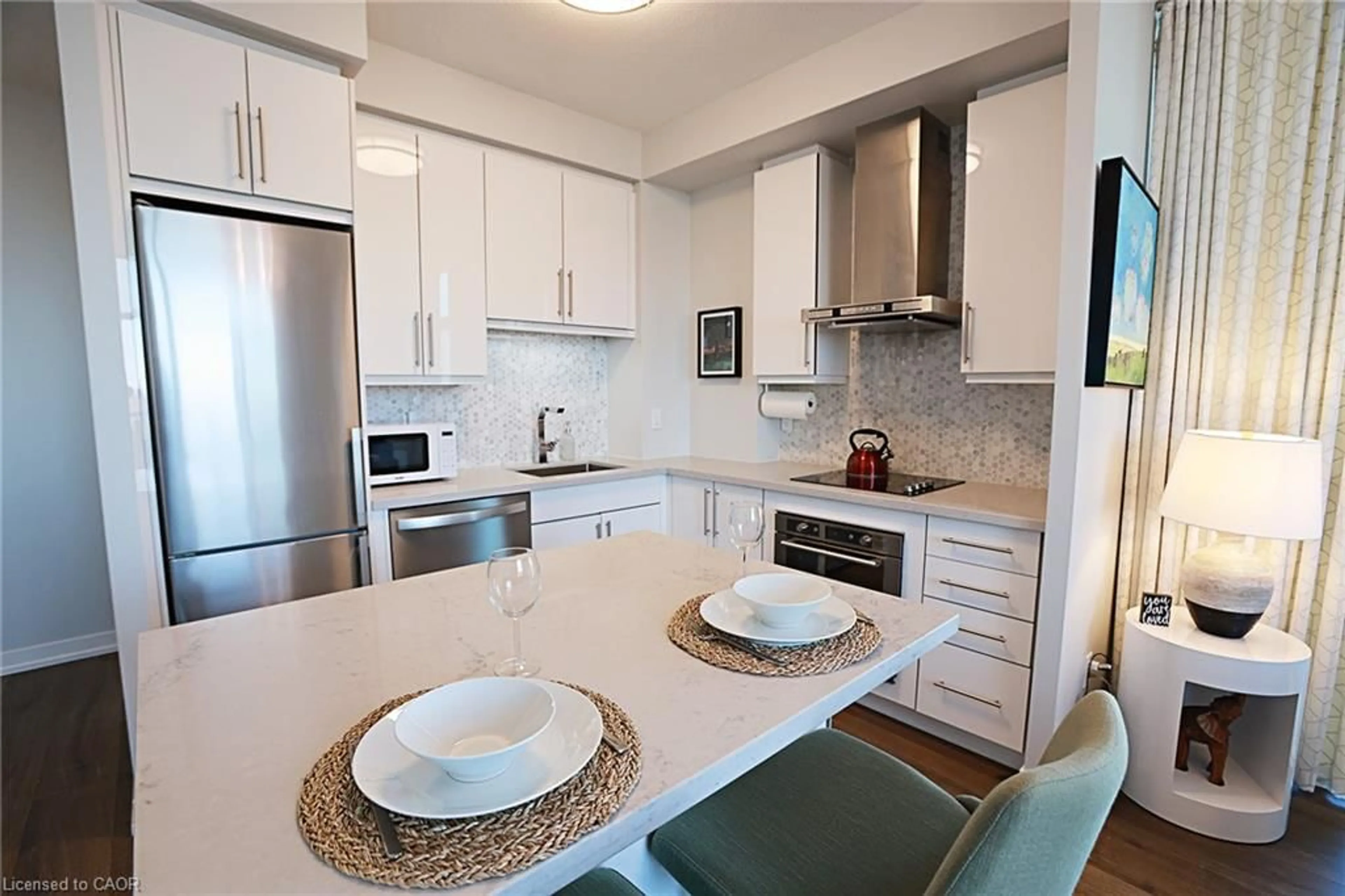 Open concept kitchen, ceramic/tile floor for 2093 Fairview St #904, Burlington Ontario L7R 0E6