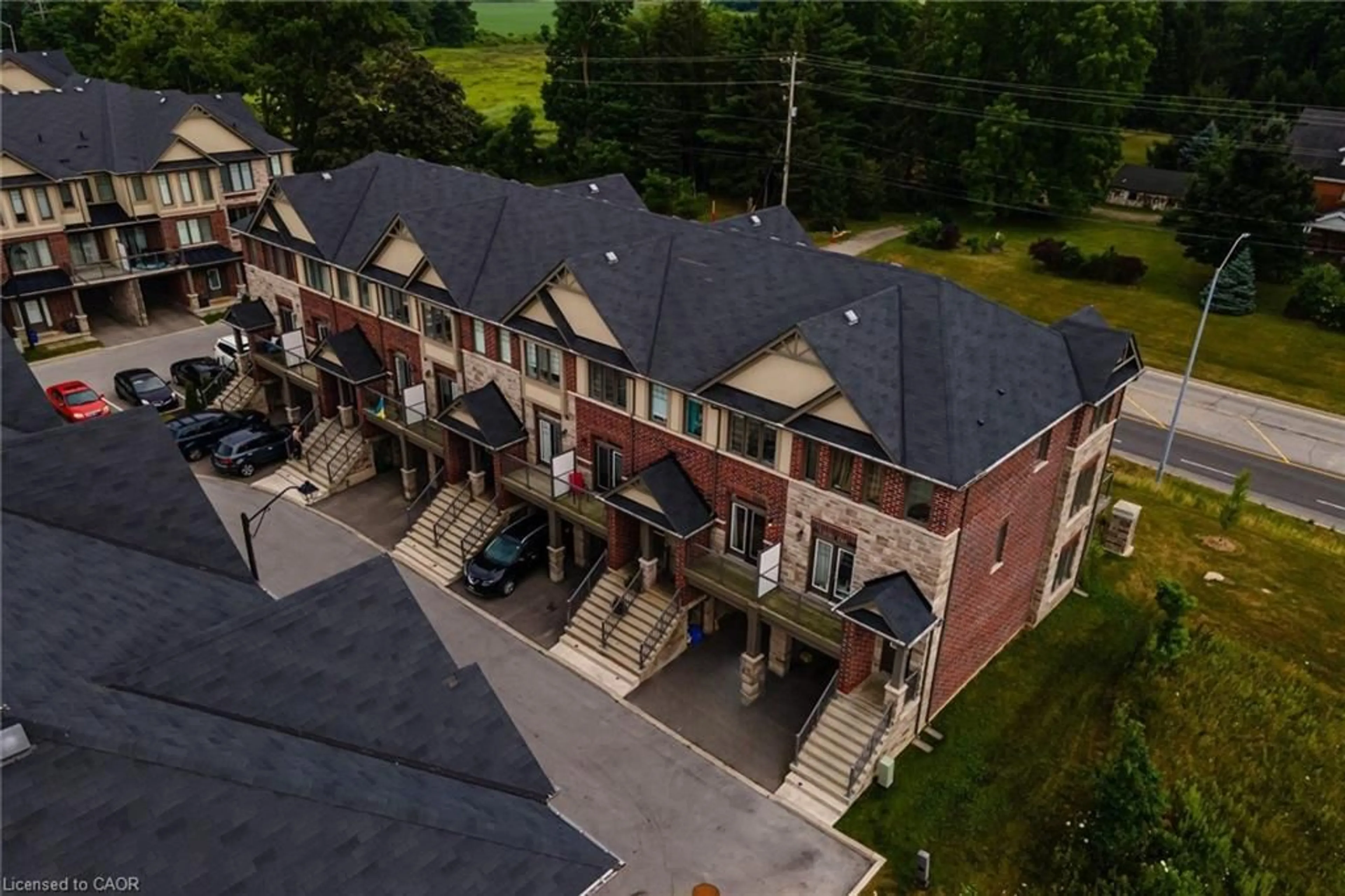A pic from outside/outdoor area/front of a property/back of a property/a pic from drone, building for 13 Pringle Lane, Ancaster Ontario L9G 0H2