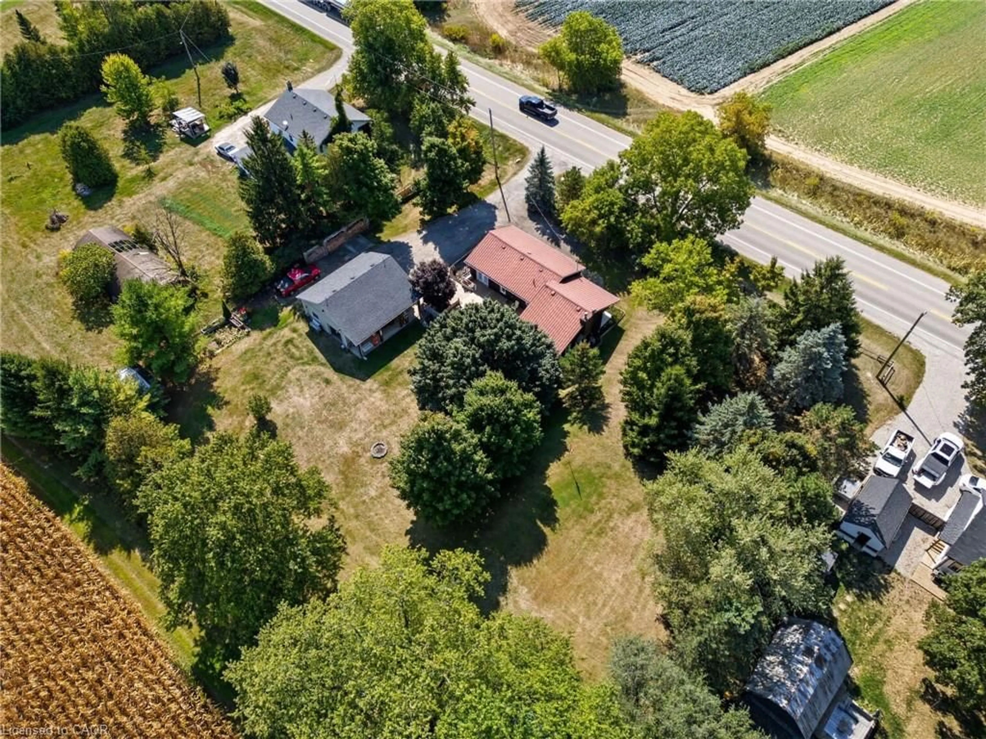 A pic from outside/outdoor area/front of a property/back of a property/a pic from drone, street for 394 Bishopgate Rd, Brantford Ontario N3R 0B8