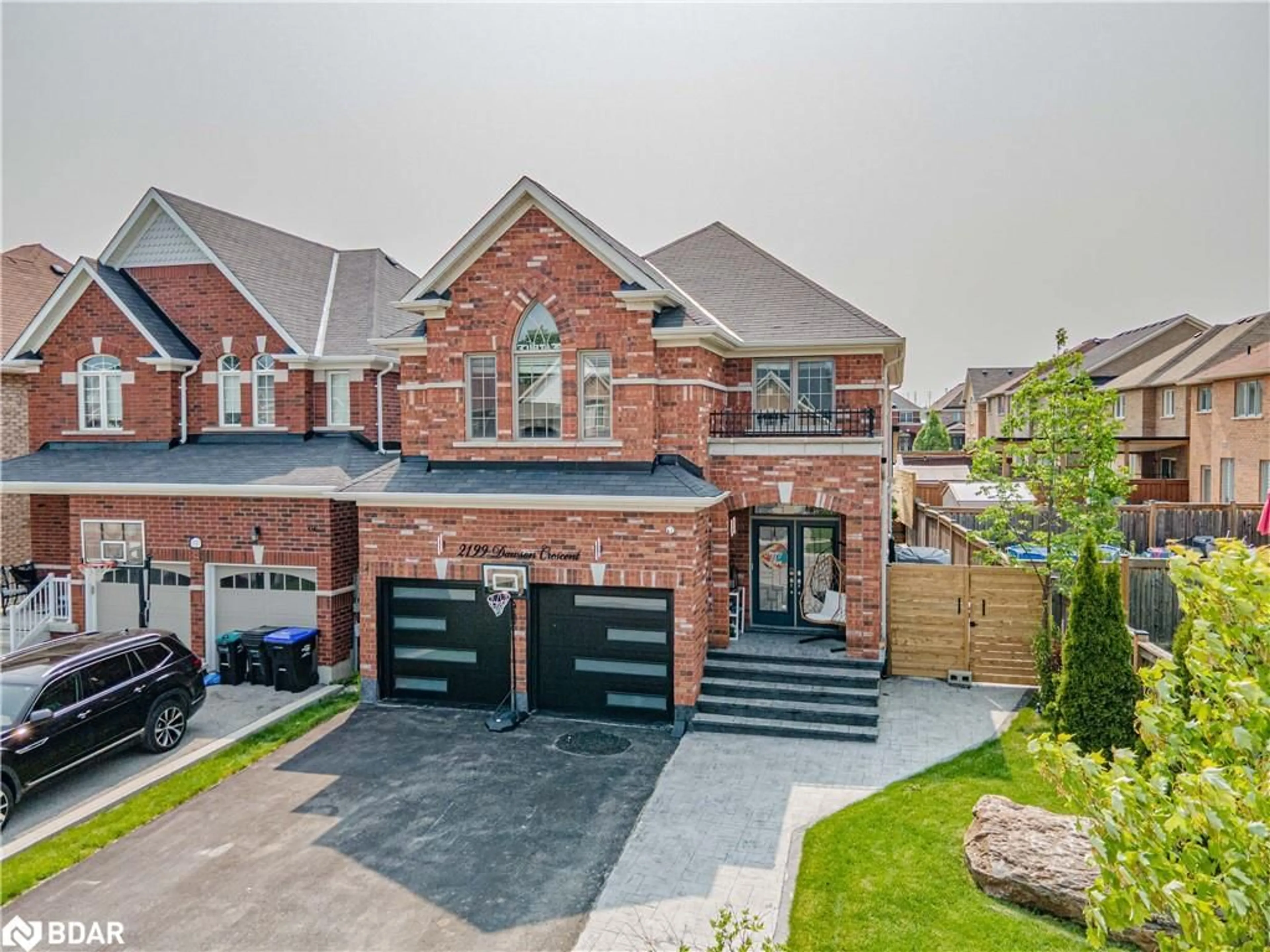Home with brick exterior material, street for 2199 Dawson Crescent, Innisfil Ontario L9S 0G9