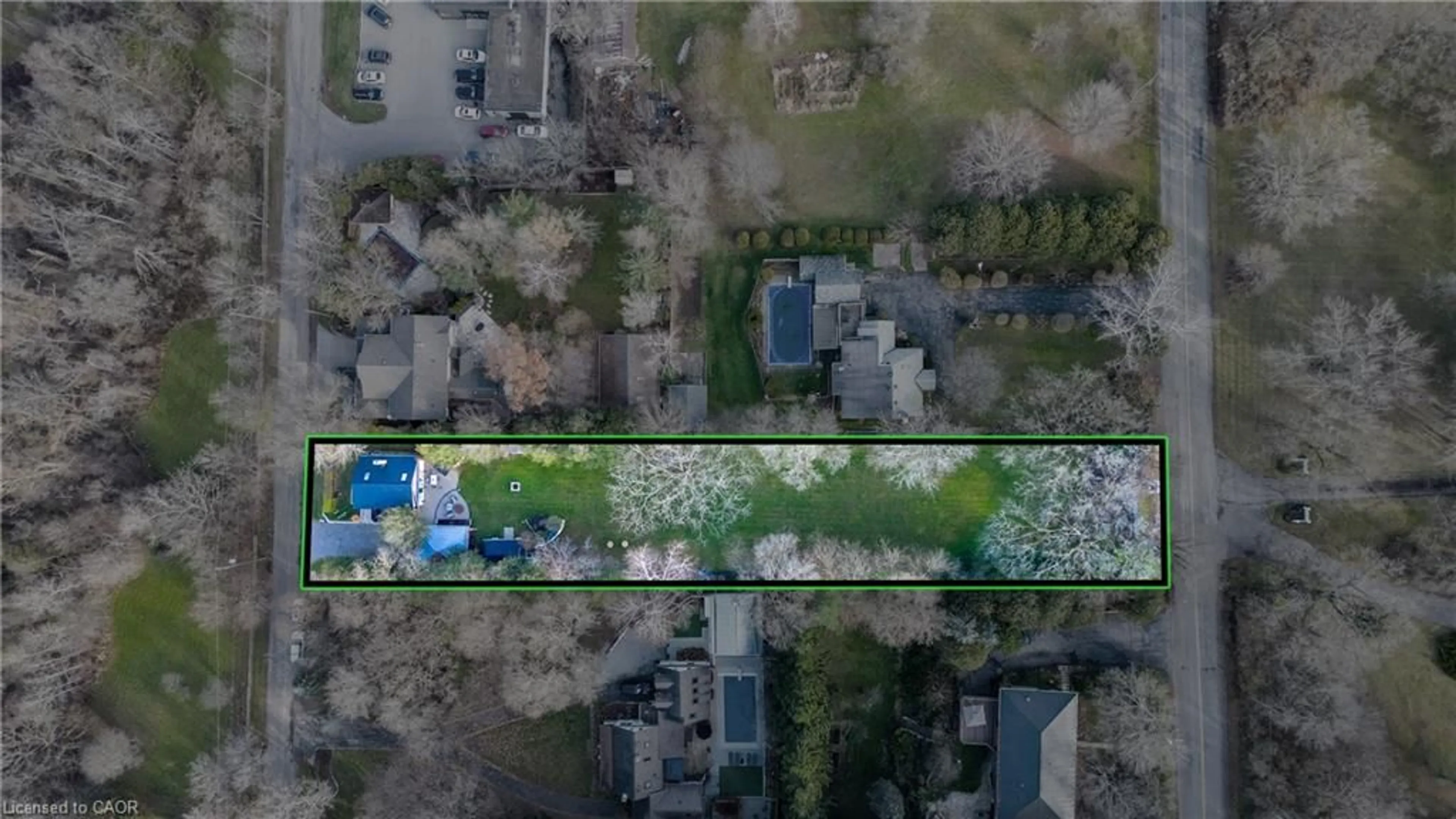 A pic from outside/outdoor area/front of a property/back of a property/a pic from drone, street for 17 Meadowcreek Lane, Cambridge Ontario N3H 4R8