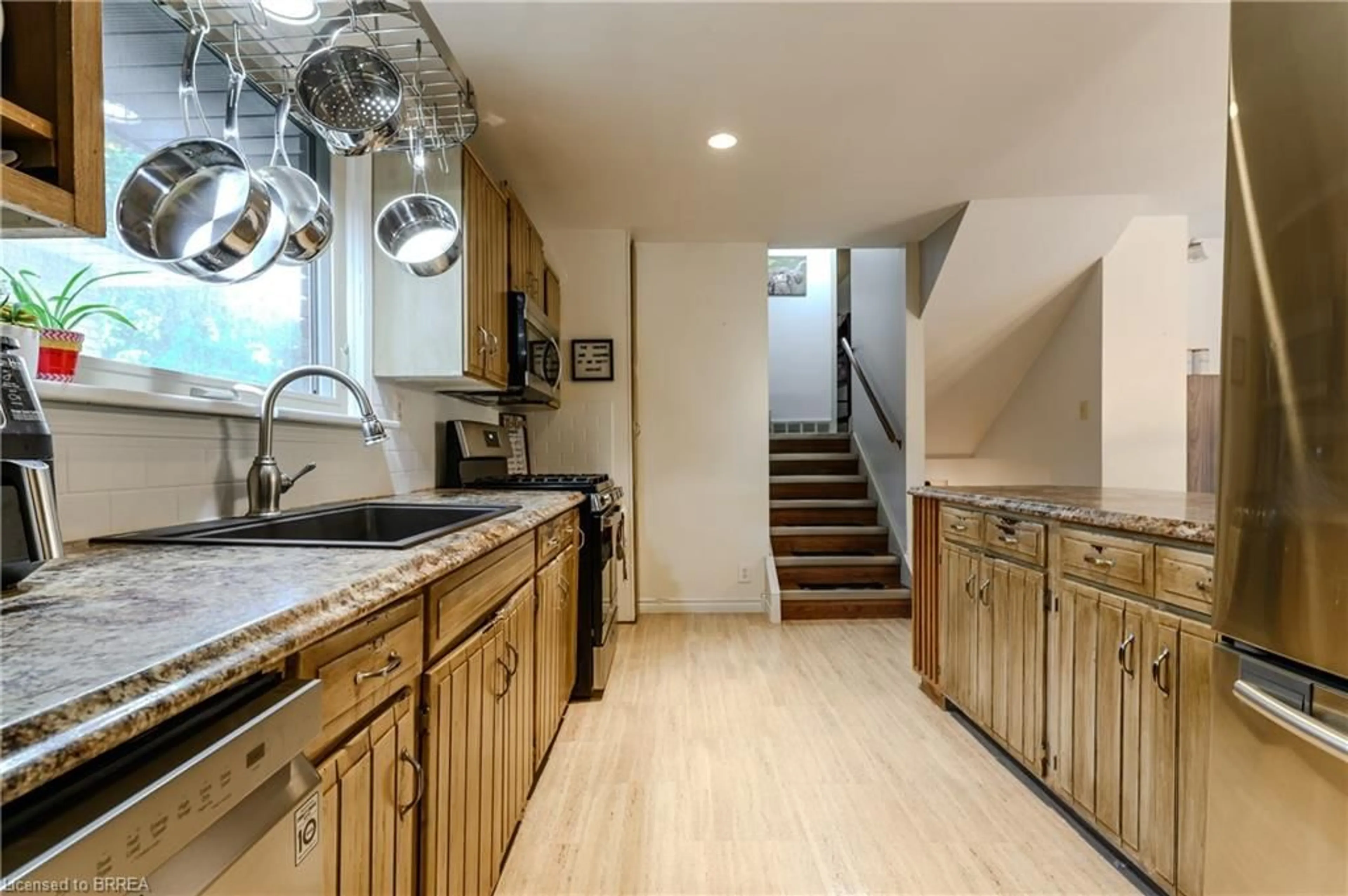 Open concept kitchen, unknown for 49 Thomson Rd, Simcoe Ontario N3Y 4Z6