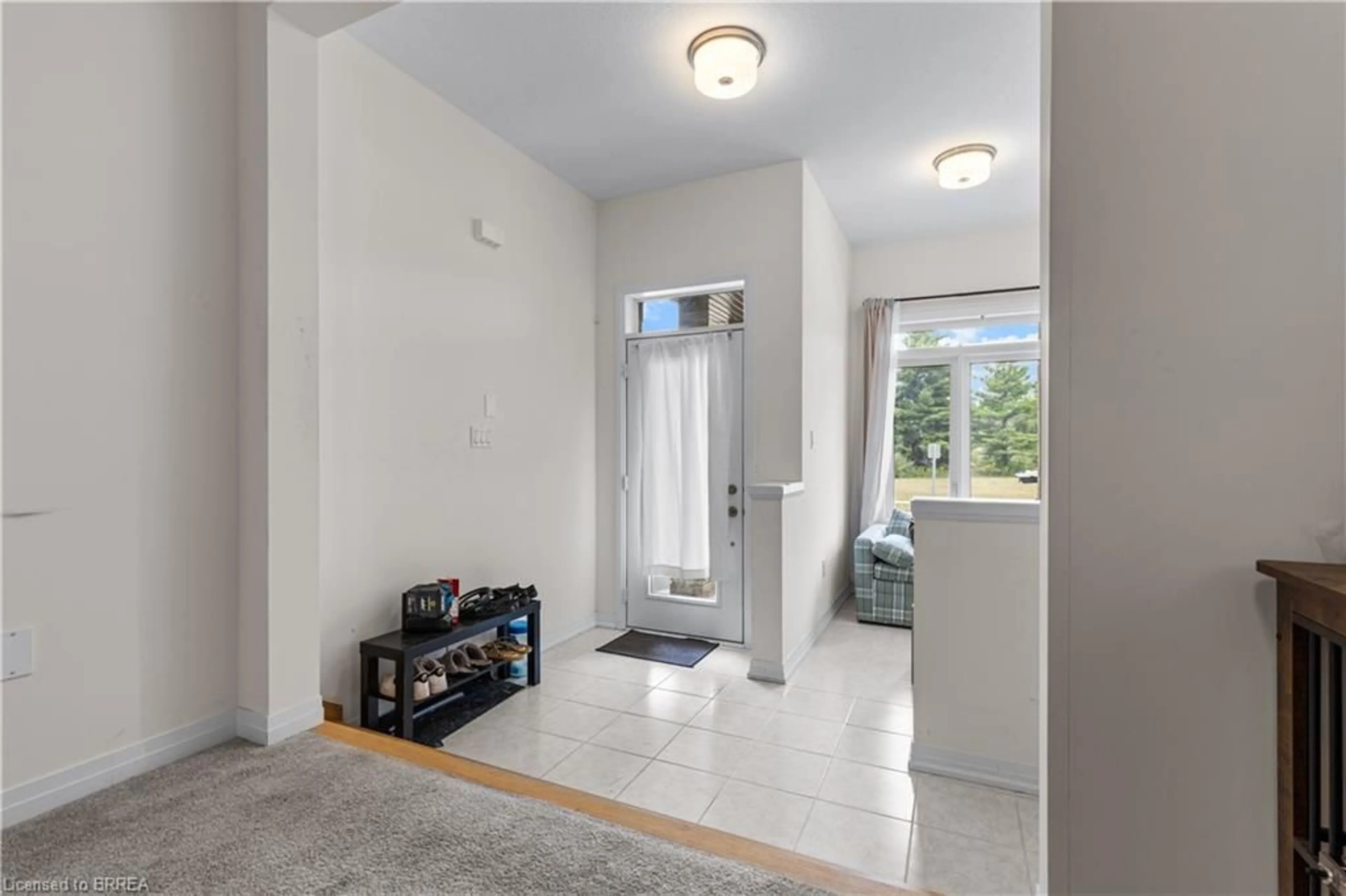 Indoor entryway for 68 Stauffer Rd, Brantford Ontario N3V 0B4