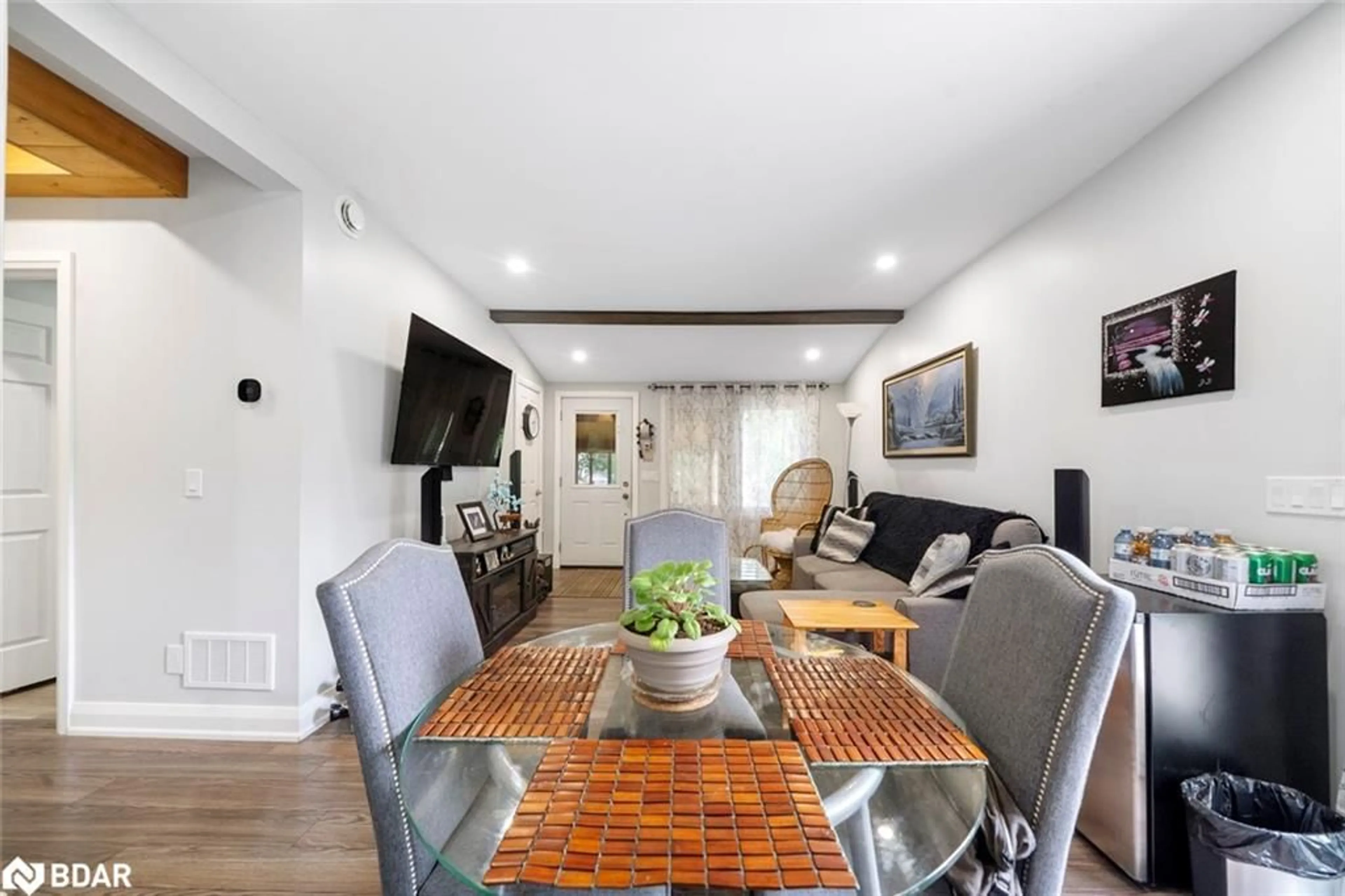 Living room with furniture, unknown for 2364 Buchanan St, Innisfil Ontario L9S 3W7