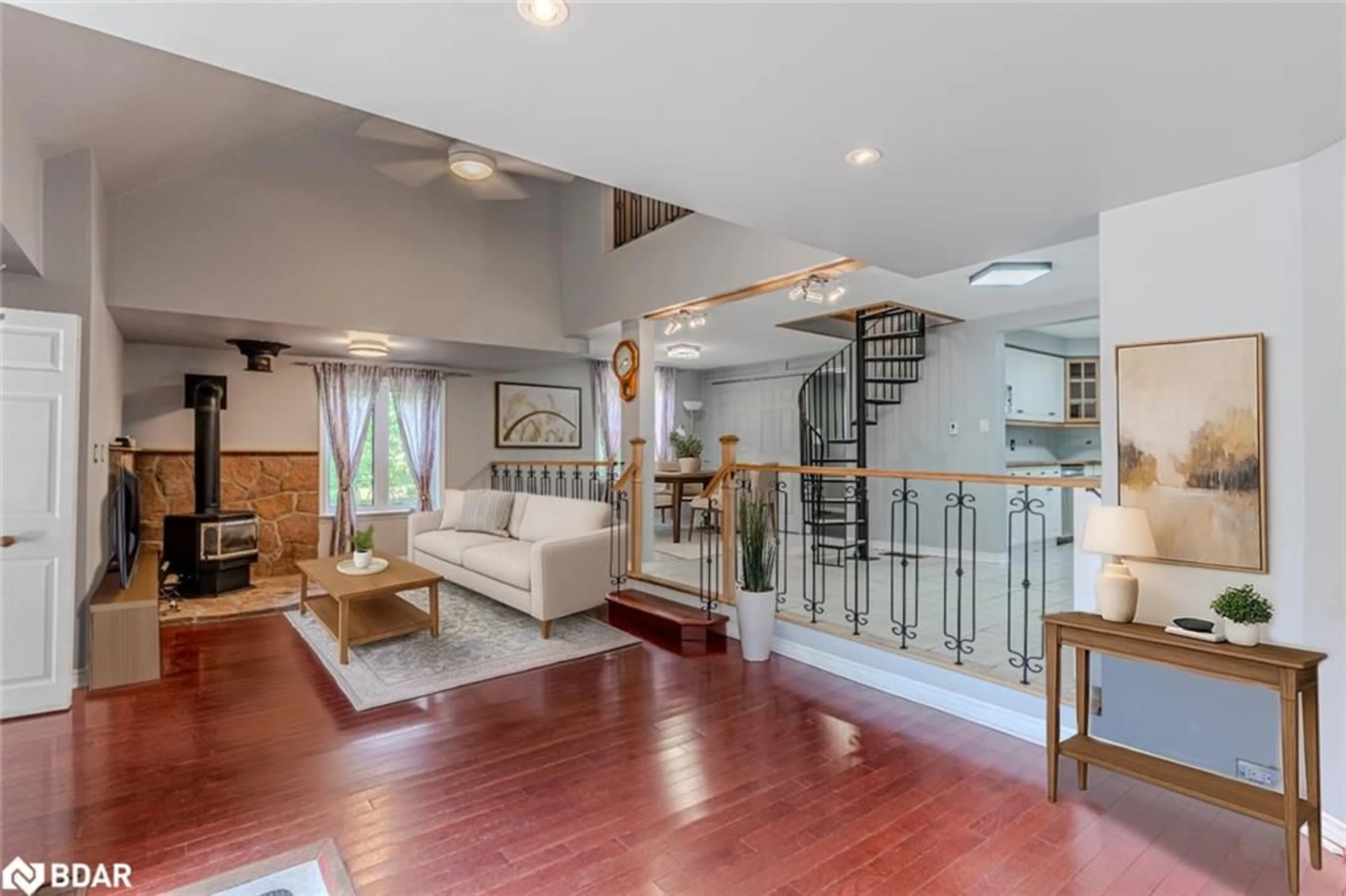 Indoor foyer for 9007 Webster Road, Glencairn Ontario L0M 1K0