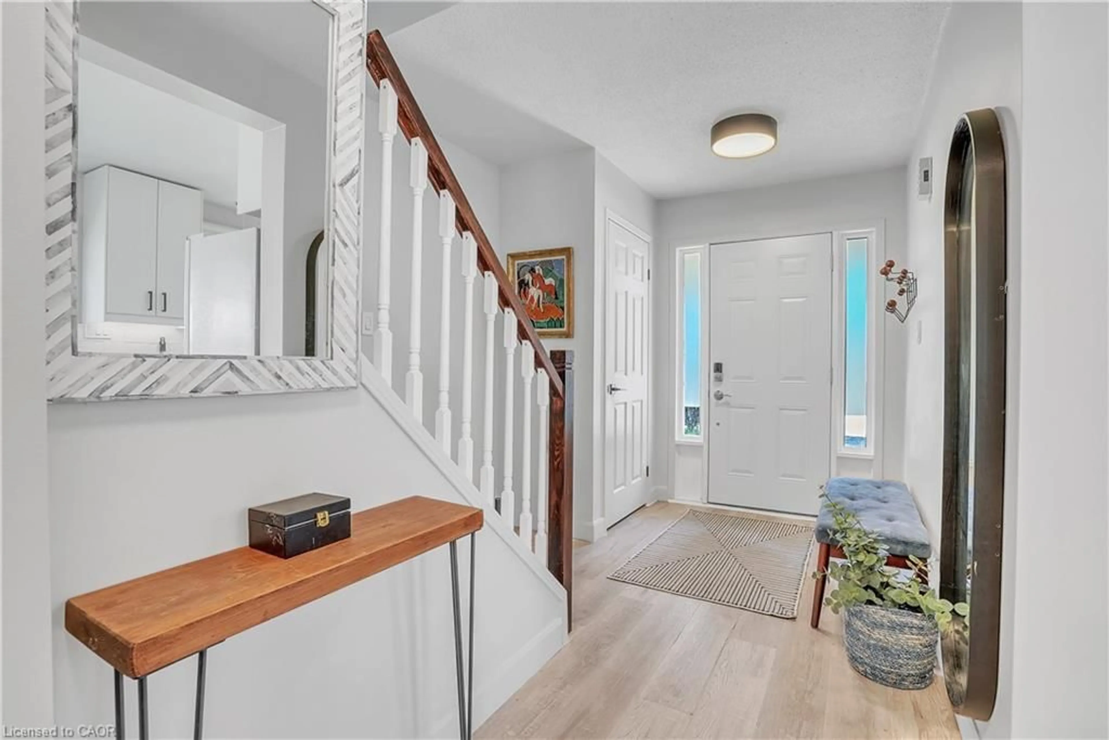 Indoor entryway for 52 Patton Rd, Barrie Ontario L4N 6V4