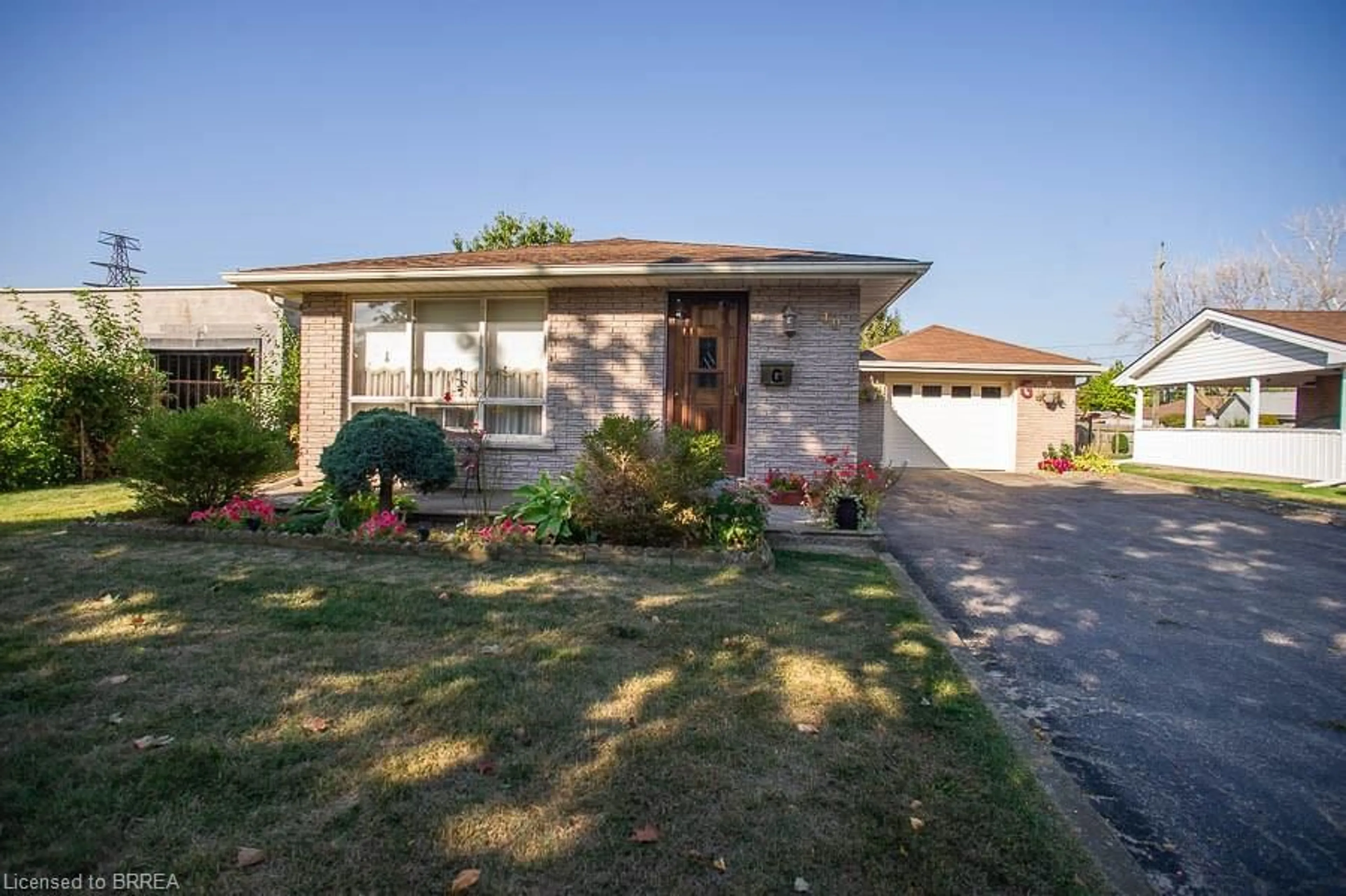 Home with brick exterior material, street for 10 Linden Ave, Brantford Ontario N3S 7E2