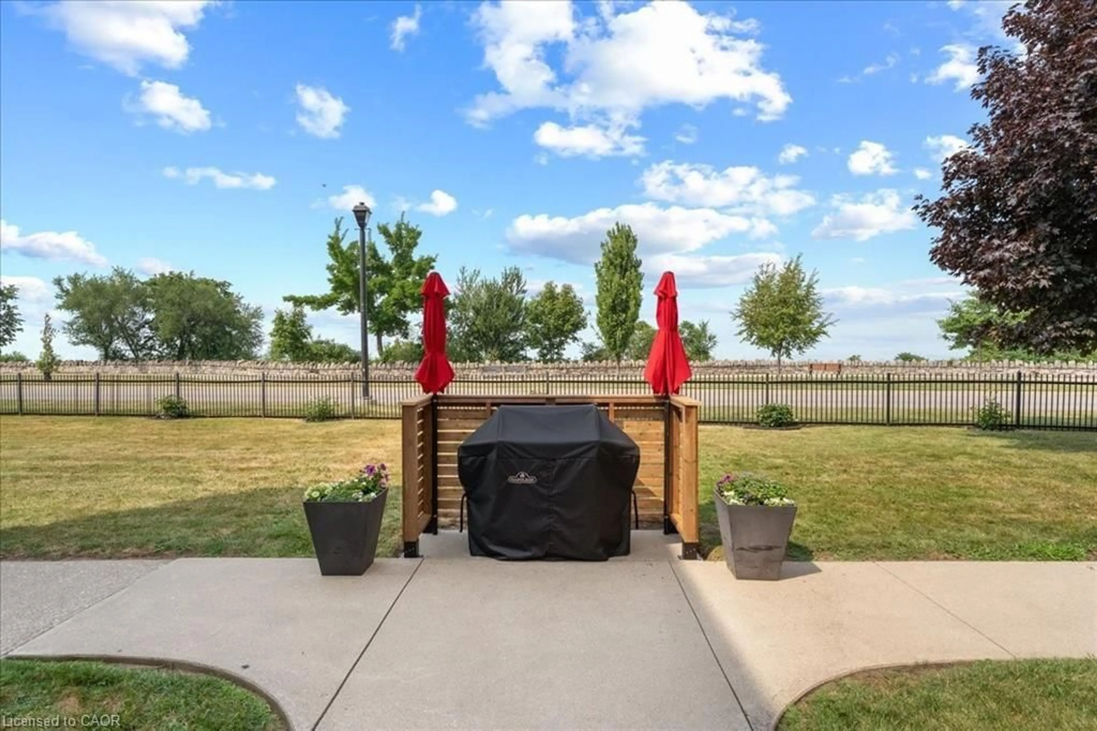 Patio, unknown for 5 East 36th St #412B, Hamilton Ontario L8V 3Y6