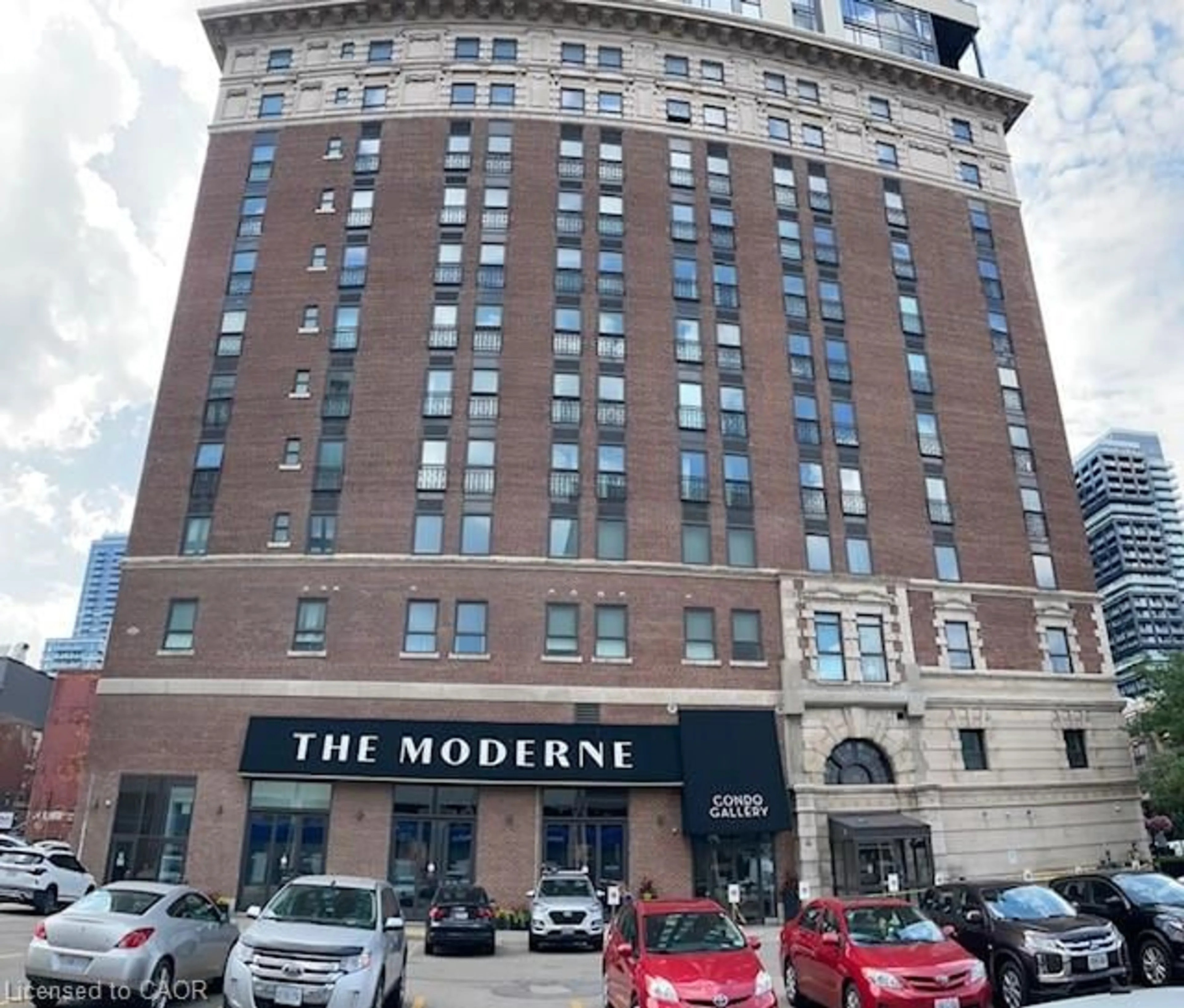 Indoor foyer for 112 King St #608, Hamilton Ontario L8N 1A8