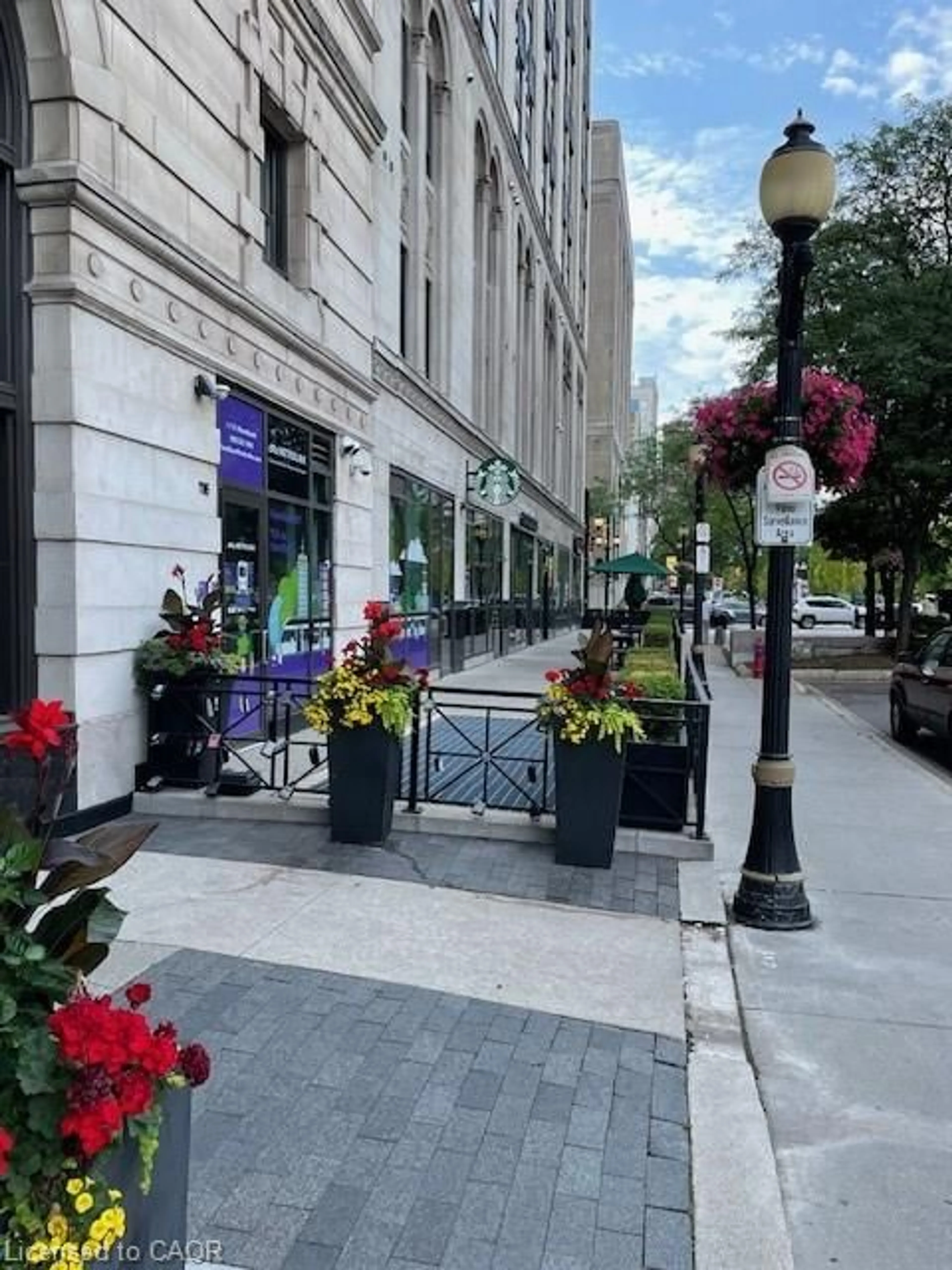 Patio, street for 112 King St #608, Hamilton Ontario L8N 1A8