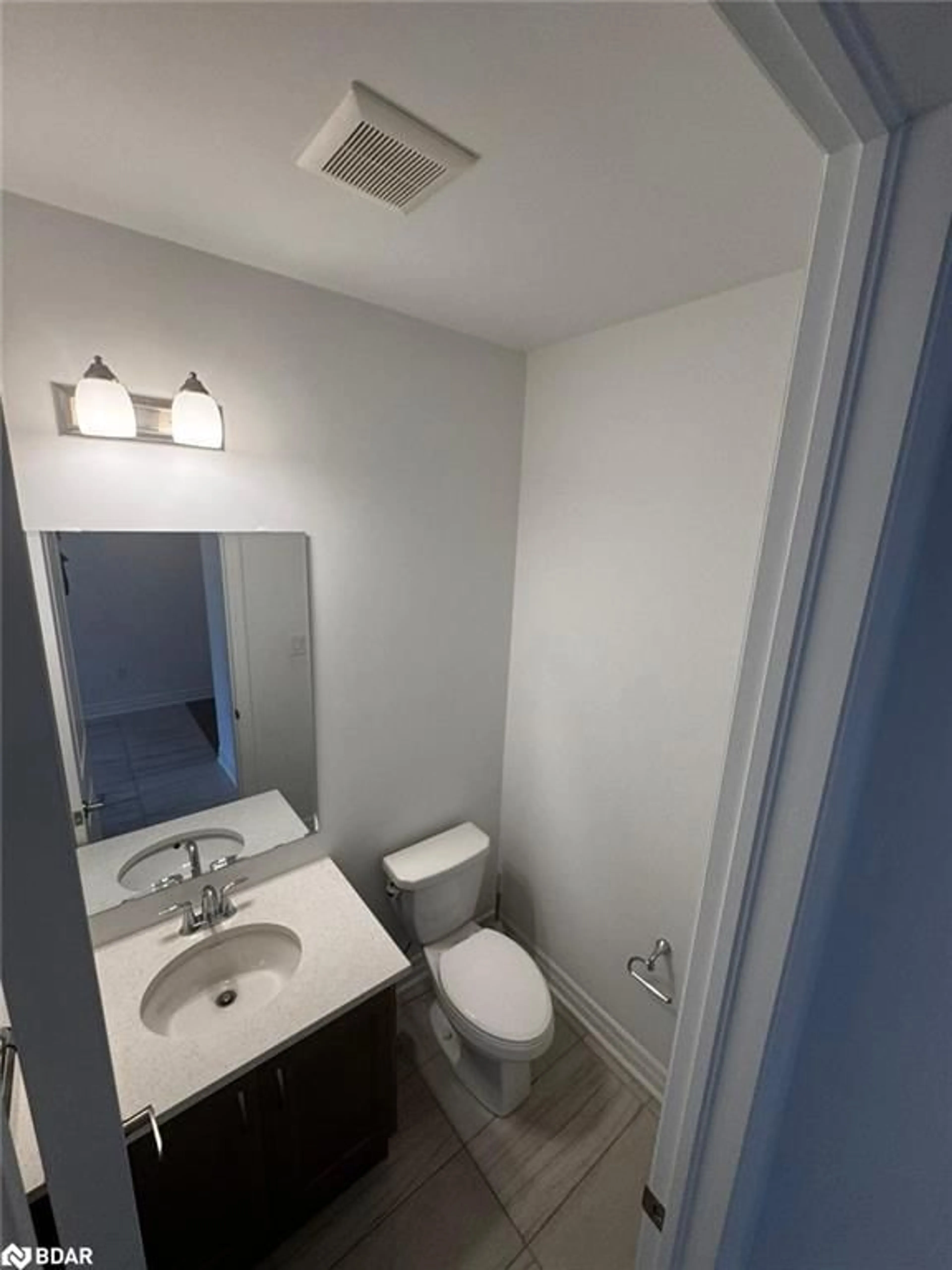 A pic of a room for 3150 Moss Gdns, Oakville Ontario L6M 5N7