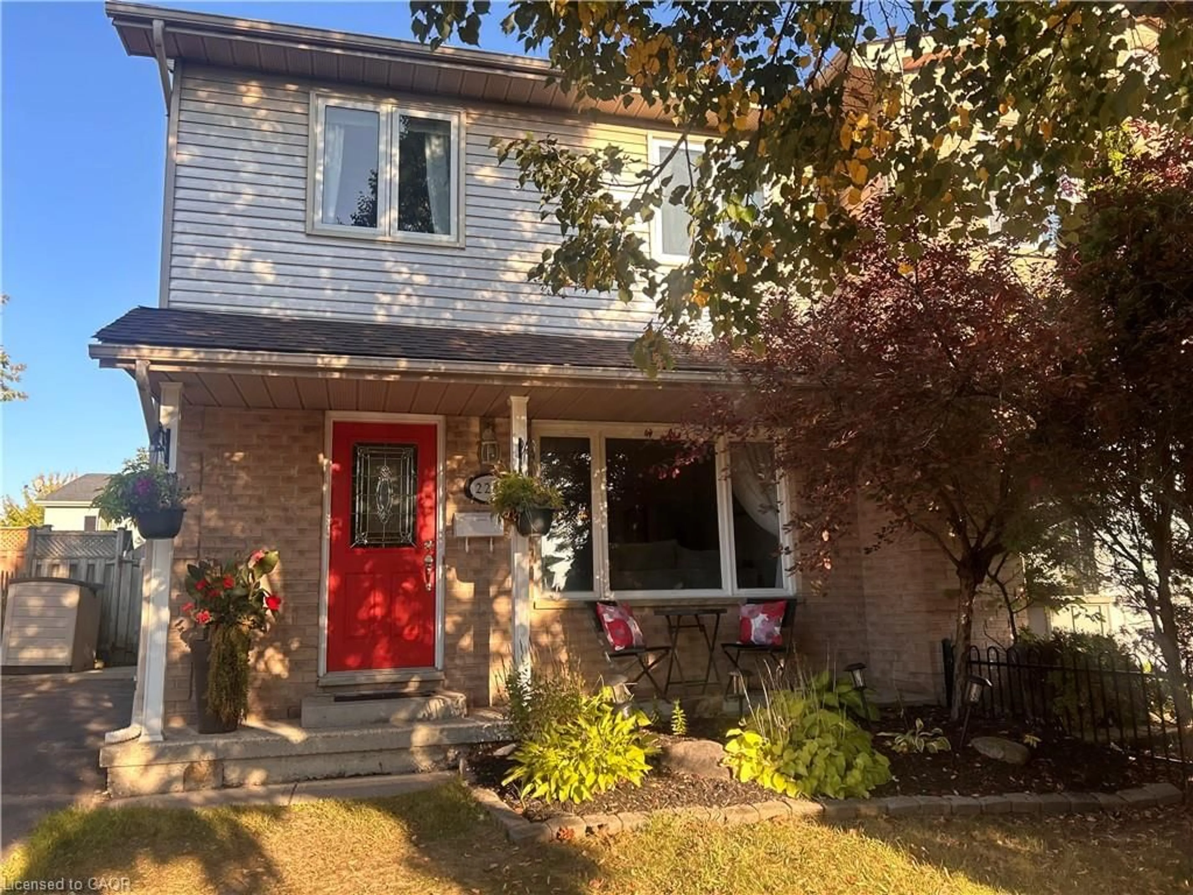 Home with brick exterior material, street for 220 Scott Rd, Cambridge Ontario N3C 3Z8