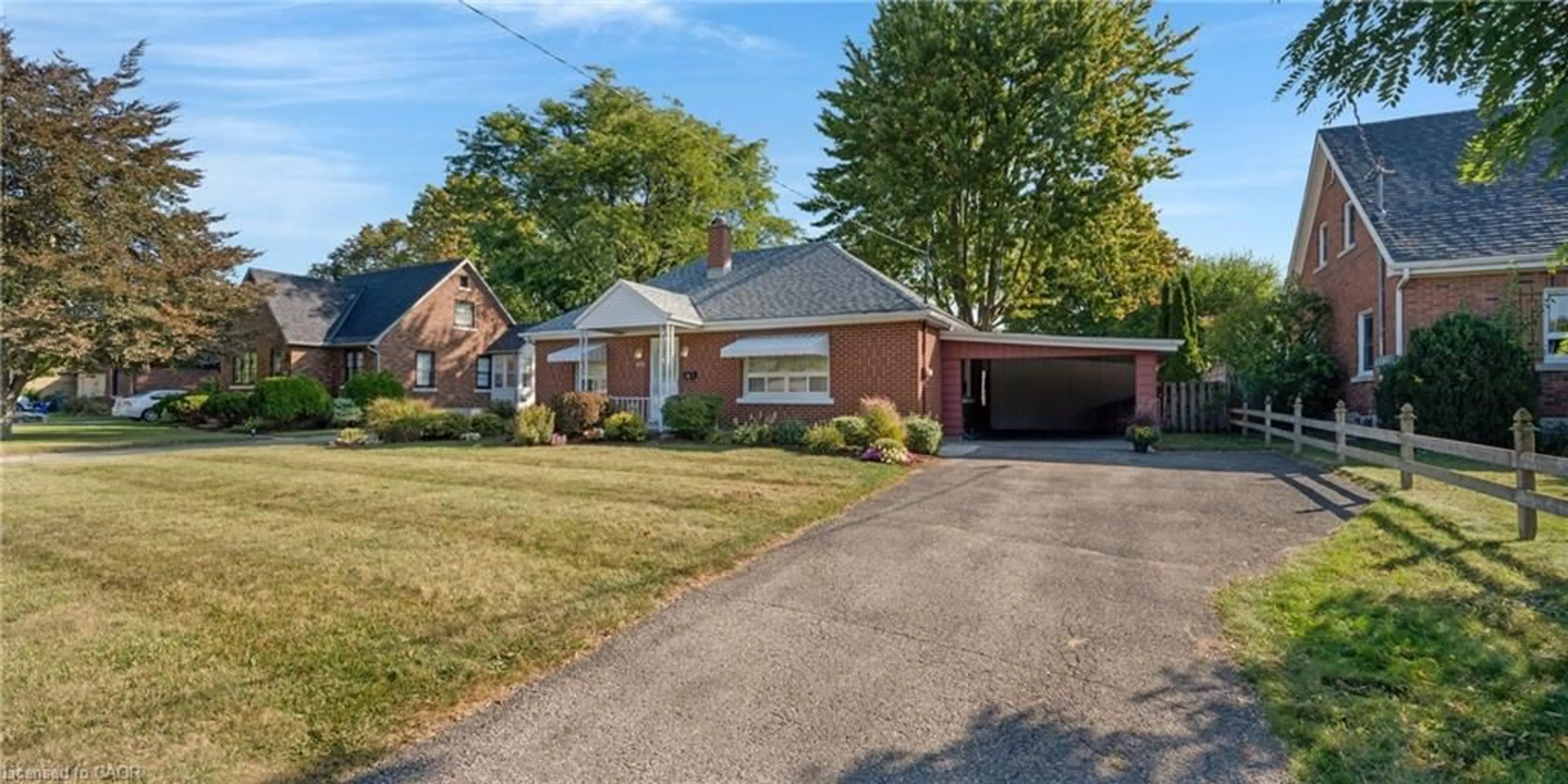 Home with brick exterior material, street for 1625 Concession Rd, Cambridge Ontario N3H 4M1
