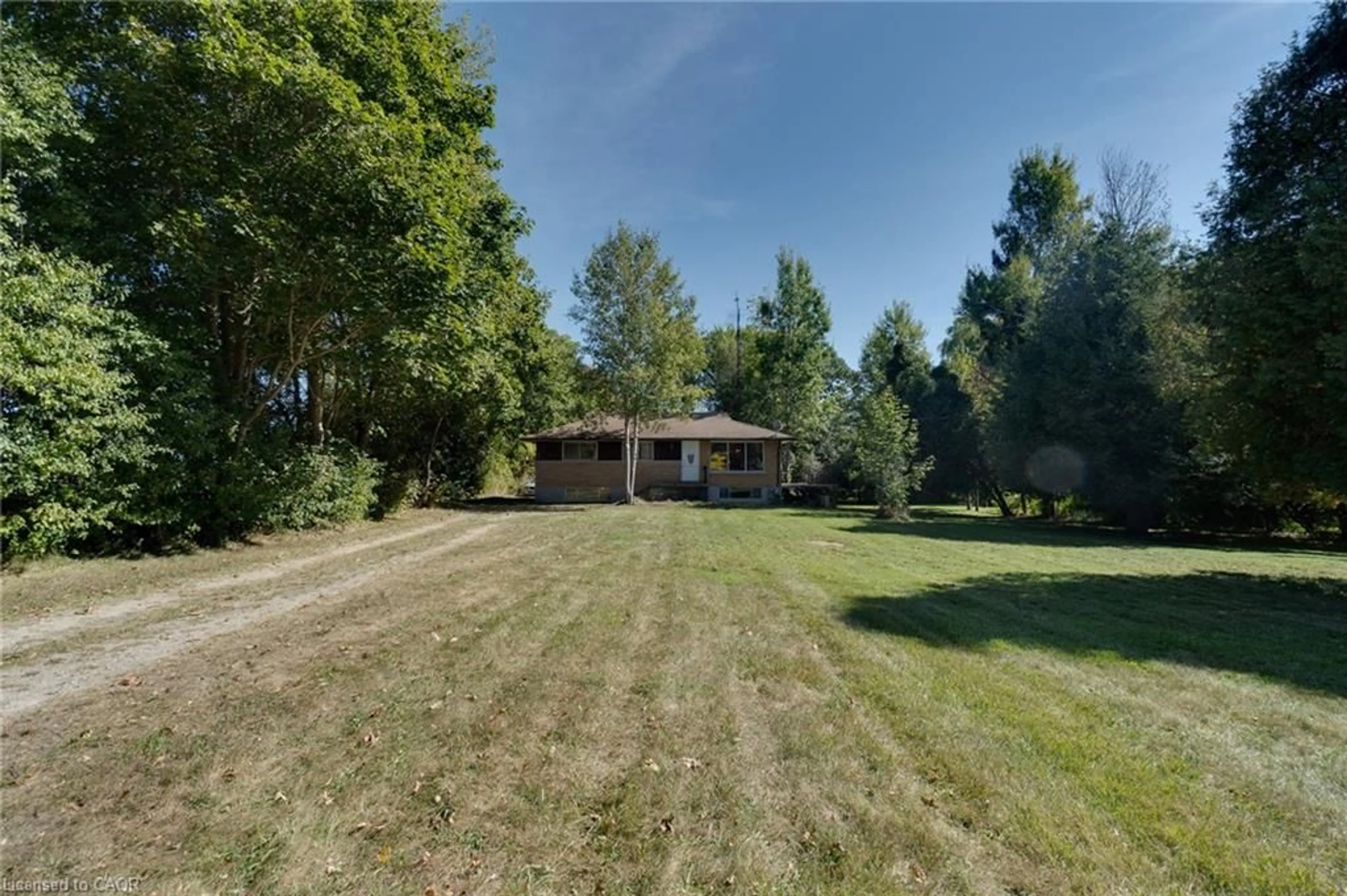A pic from outside/outdoor area/front of a property/back of a property/a pic from drone, unknown for 2795 Victoria St, Woolwich Ontario N0B 1M0