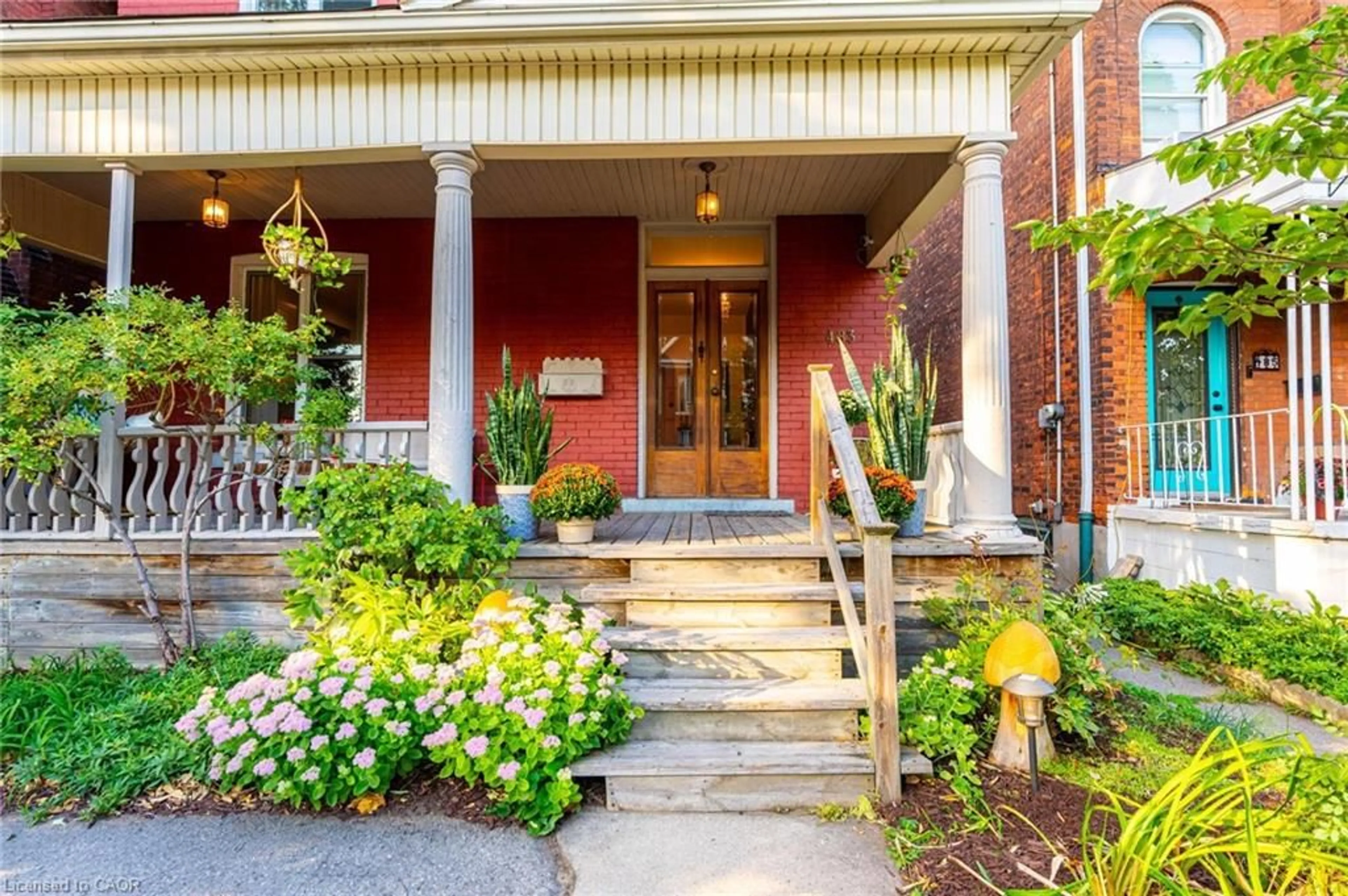 Unknown for 483 King William St, Hamilton Ontario L8L 1R2